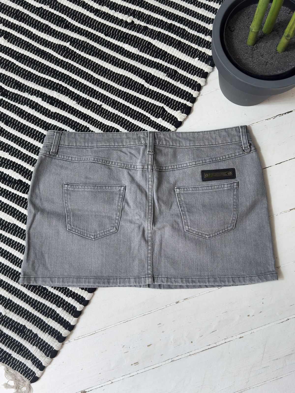 Burberry VINTAGE BURBERRY DENIM GRAY MINI SKIRT Size 30" / US 8 / IT 44 - 1 Thumbnail