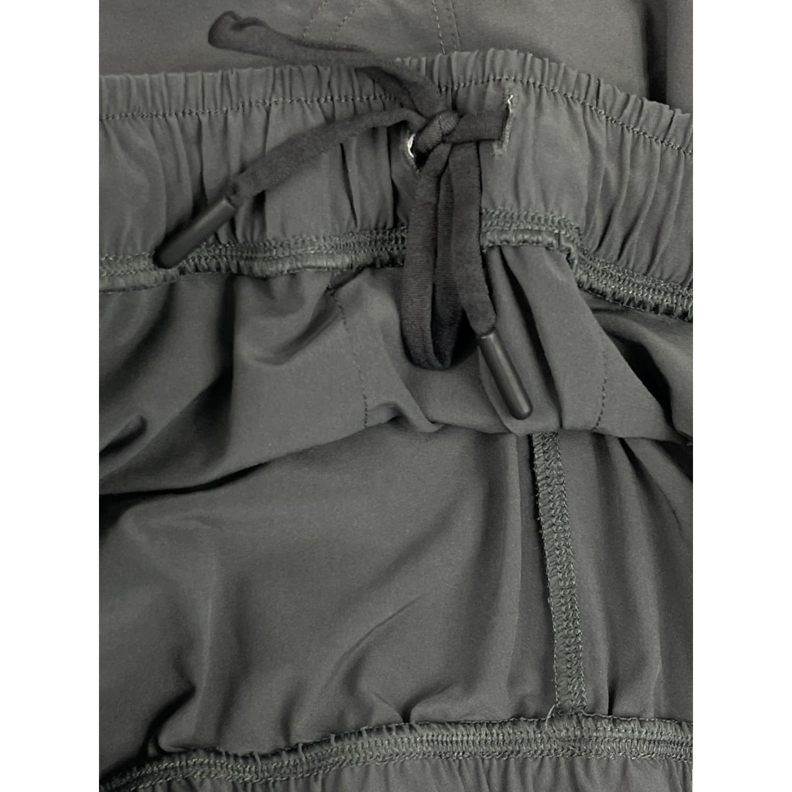 Lululemon LULULEMON Mens Shorts Size 36 Gray Stretch Gym Casual Zip Pockets Regular Fit Size US 36 / EU 52 - 7 Thumbnail