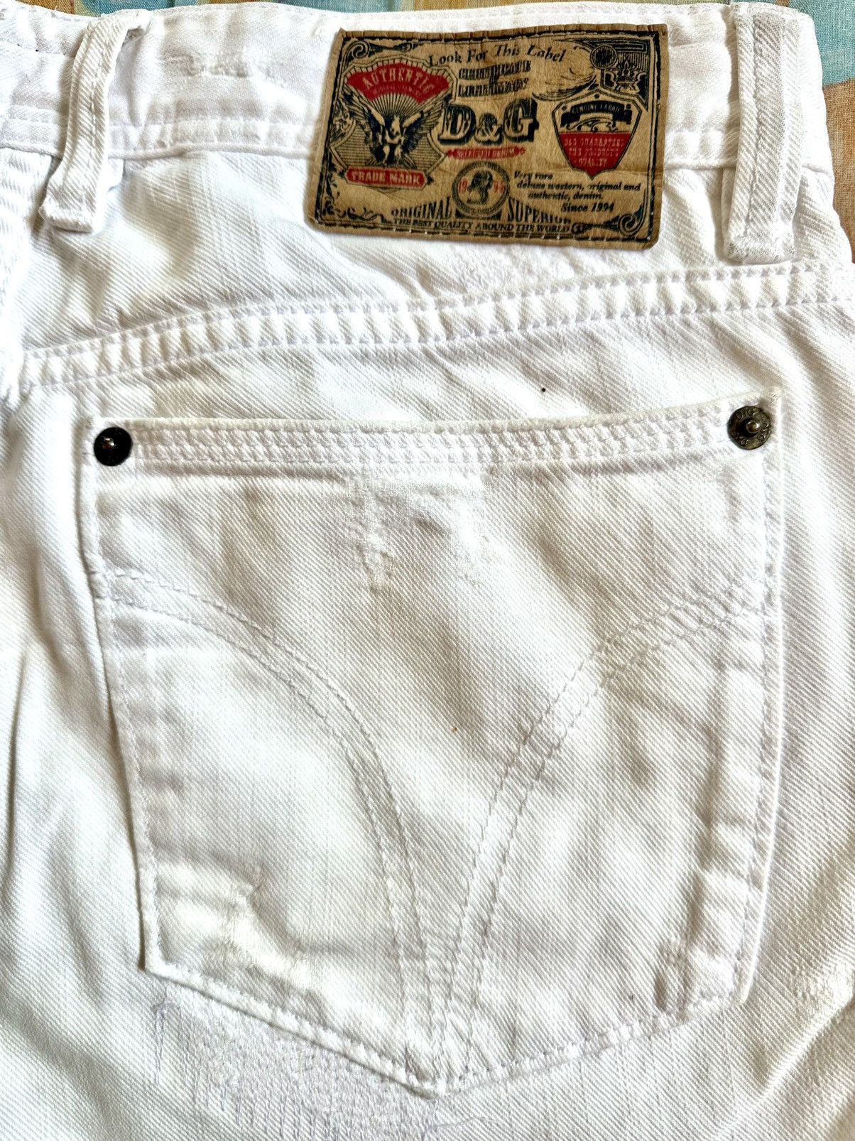Dolce & Gabbana D & G white distressed denim knee-length shorts Size US 31 - 3 Thumbnail