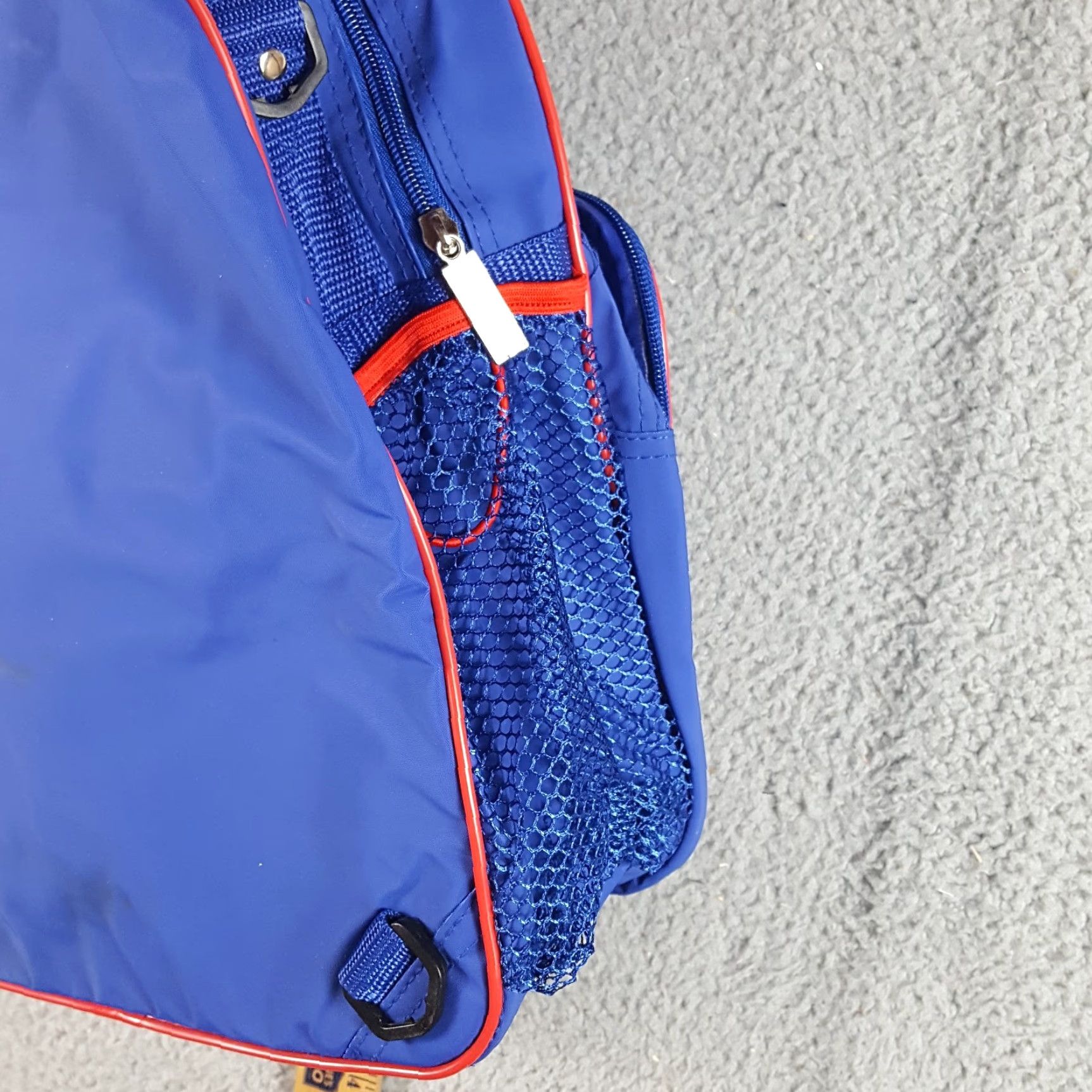 Vintage VINTAGE Trafalgar Backpack Unisex Small Travel Bag 80s Rainbow Blue Nylon Backpack Mens Womens 80s Theme Size ONE SIZE - 6 Thumbnail