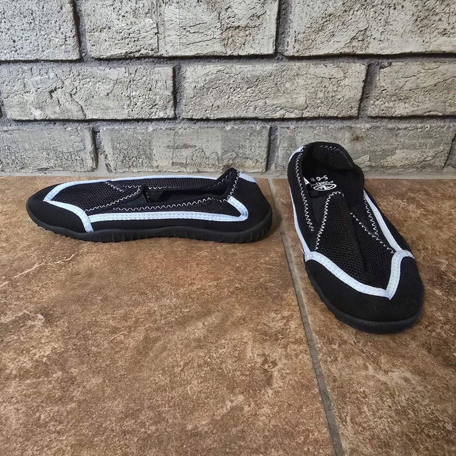 Athletic Works Black White | ATHLETIC WORKS | Water Shoe Size US 5.5 / EU 38 - 3 Thumbnail