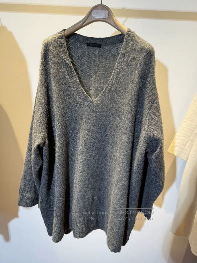 The Row The Row V-neck sweater with long sleeves Size M / US 6-8 / IT 42-44 - 1 Thumbnail