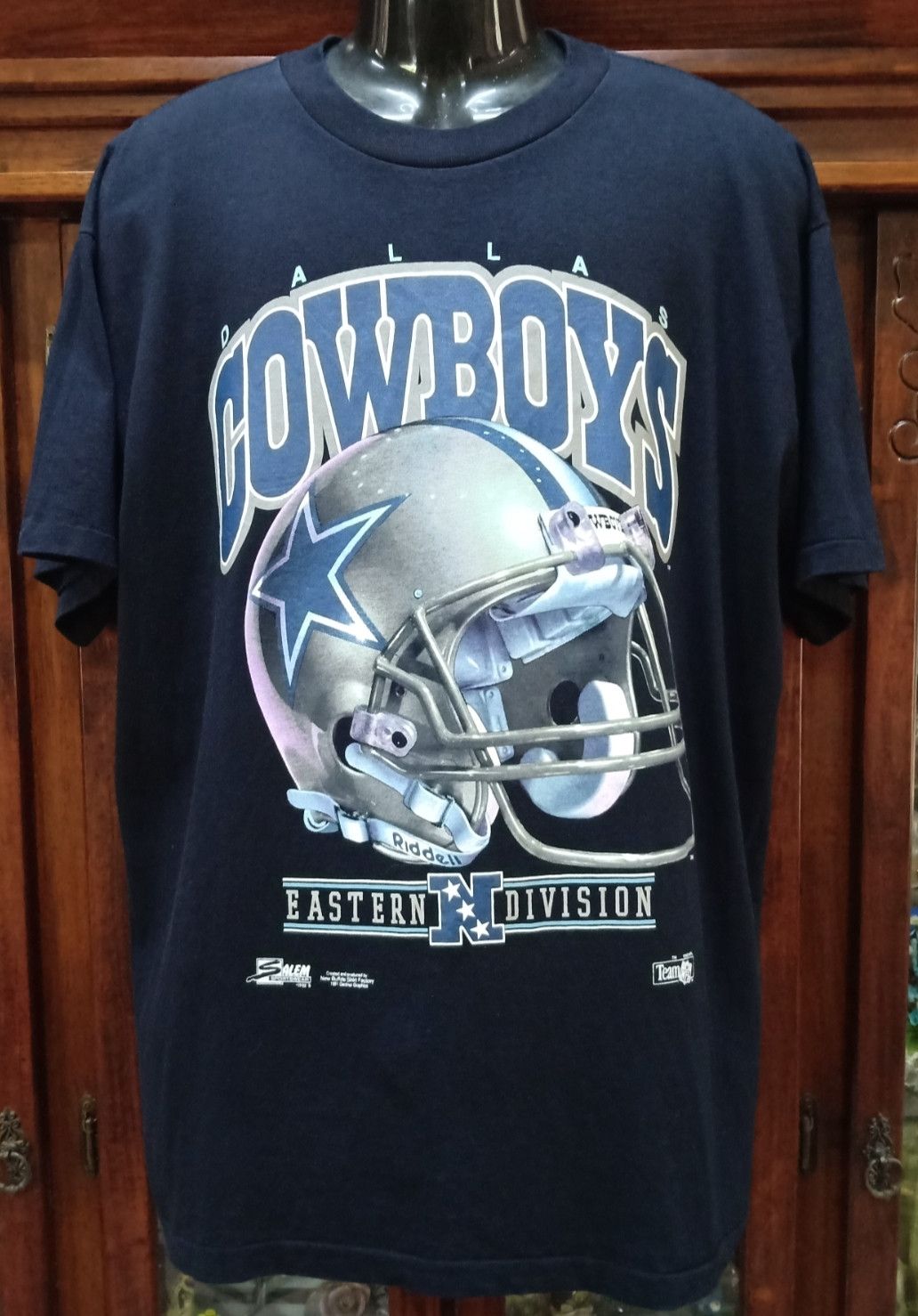 NFL × Salem Sportswear × Vintage Vintage 90s NFL Dallas Cowboys Riddell Helmet T-shirt Size US XL / EU 56 / 4 - 1 Thumbnail