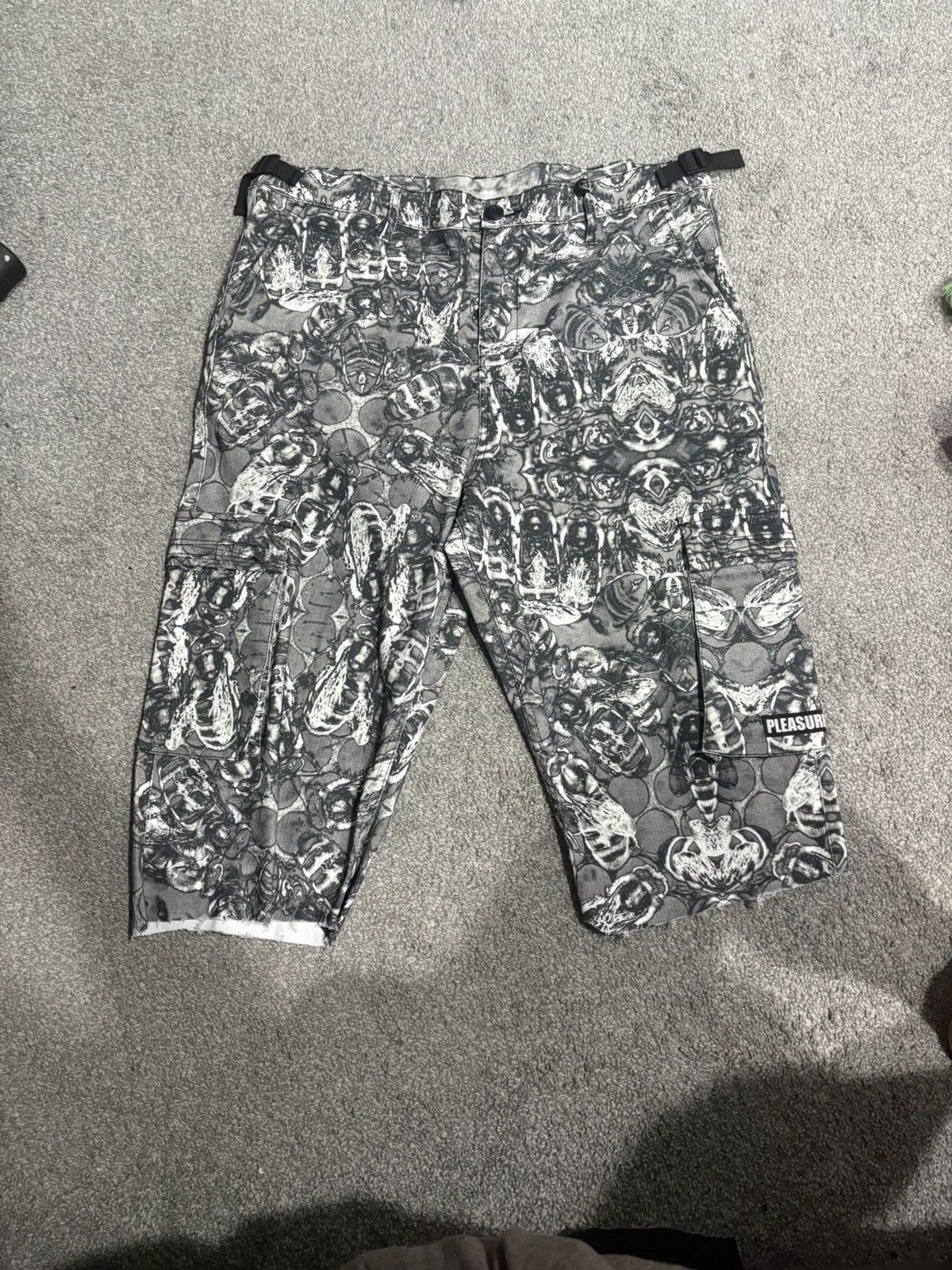 Pleasures Pleasures Cropped Jeans Size US 36 / EU 52 - 1 Thumbnail