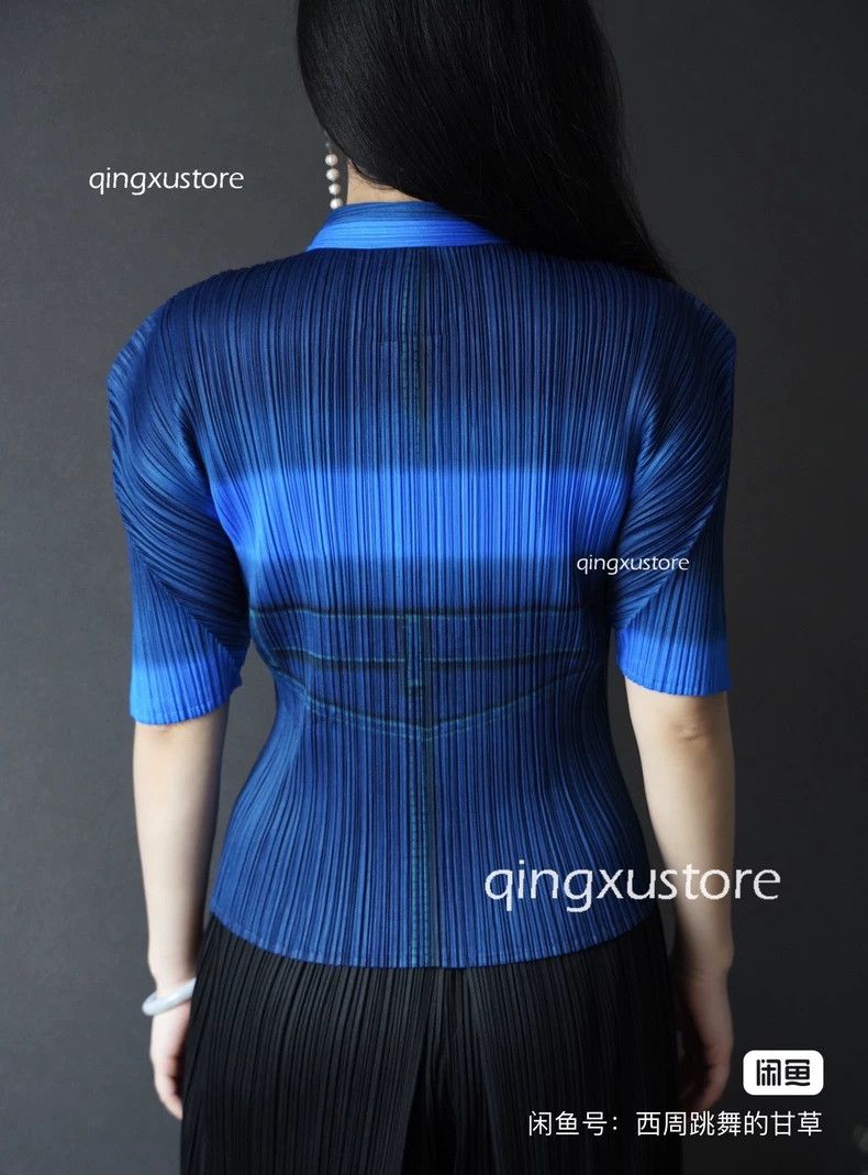 Issey Miyake Issey Miyake Electric blue pleated short-sleeved shirt Size XS / US 0-2 / IT 36-38 - 3 Thumbnail