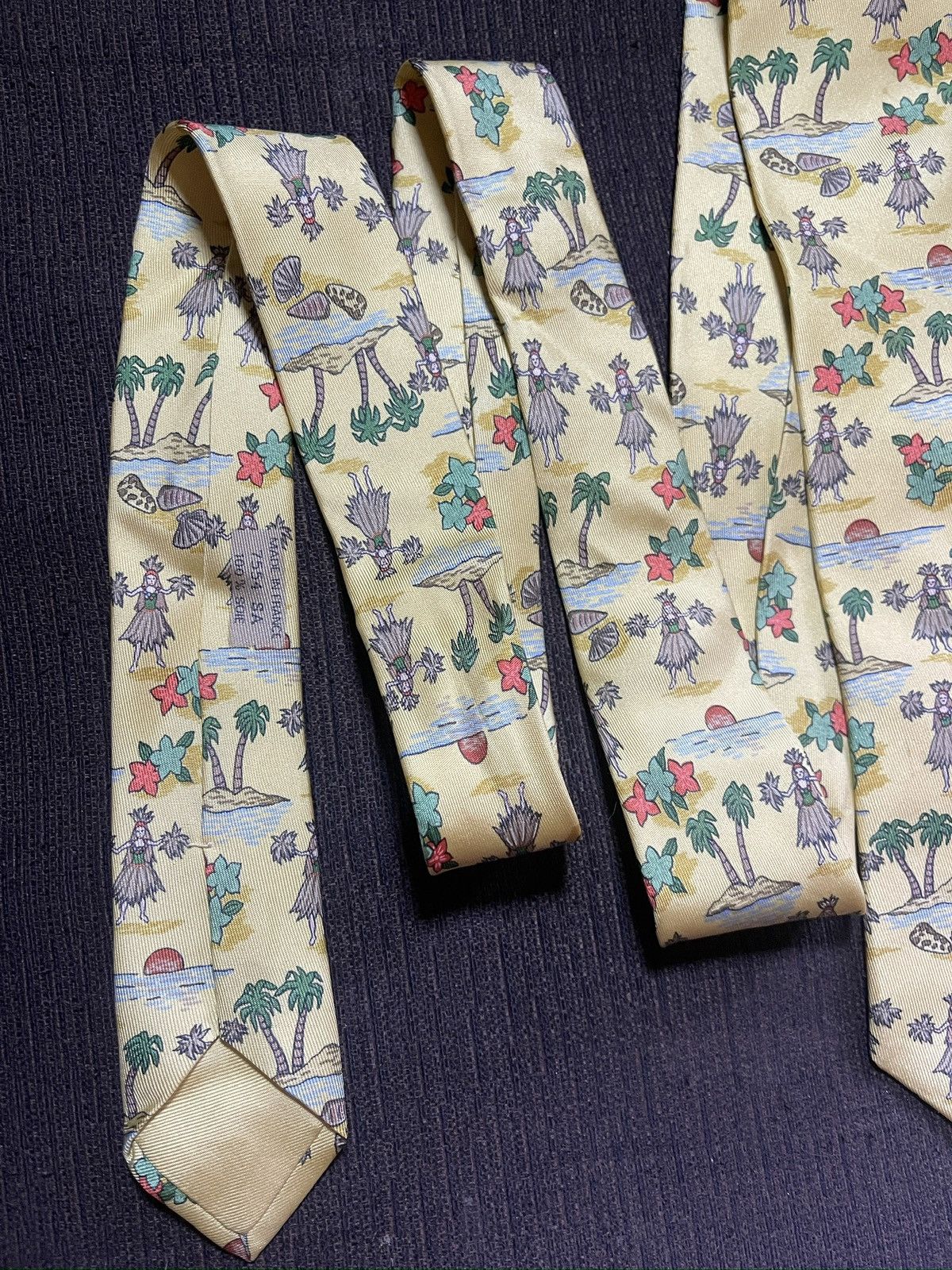Hermes Hermès silk tie ALOHA "palm tree & tahitian dancer" Size ONE SIZE - 5 Thumbnail