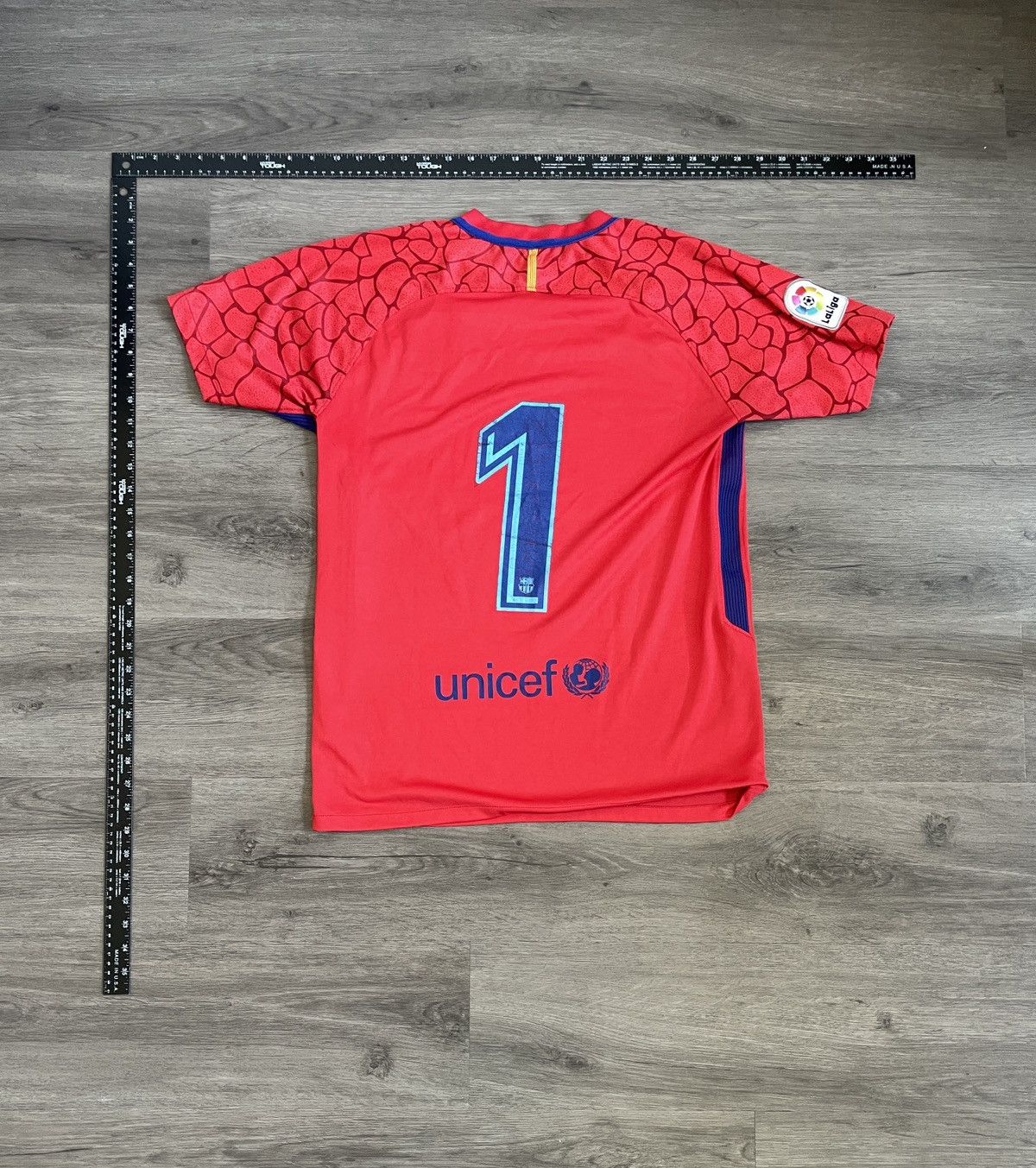 Nike Nike “2017 FC Barcelona” Soccer Jersey (Sz.M) Size US M / EU 48-50 / 2 - 4 Thumbnail