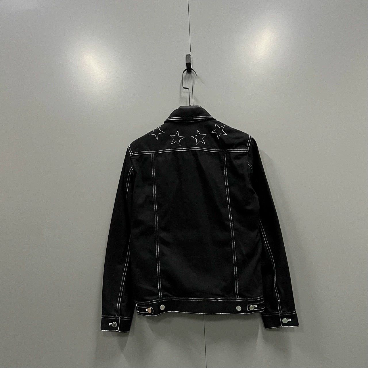 Givenchy givenchy star print denim jacket size 95 Size US M / EU 48-50 / 2 - 2 Thumbnail
