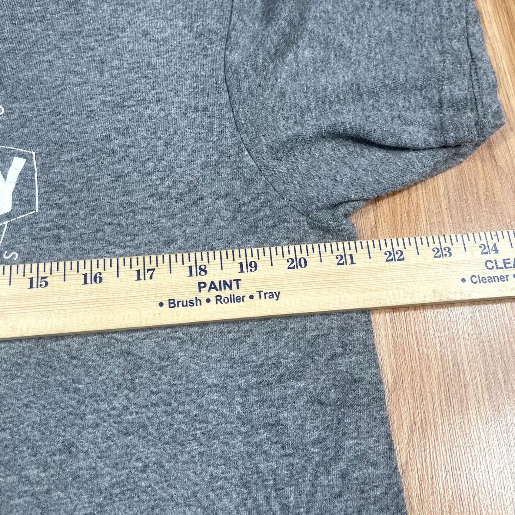Delta Delta T-Shirt Adults L Gray Pro Weight Vandelay Industries Poly-Cotton Shirt Unisex Adults L Gray Classic Short Sleeve Crew Neck Logo Accent 90s? Size US L / EU 52-54 / 3 - 6 Thumbnail