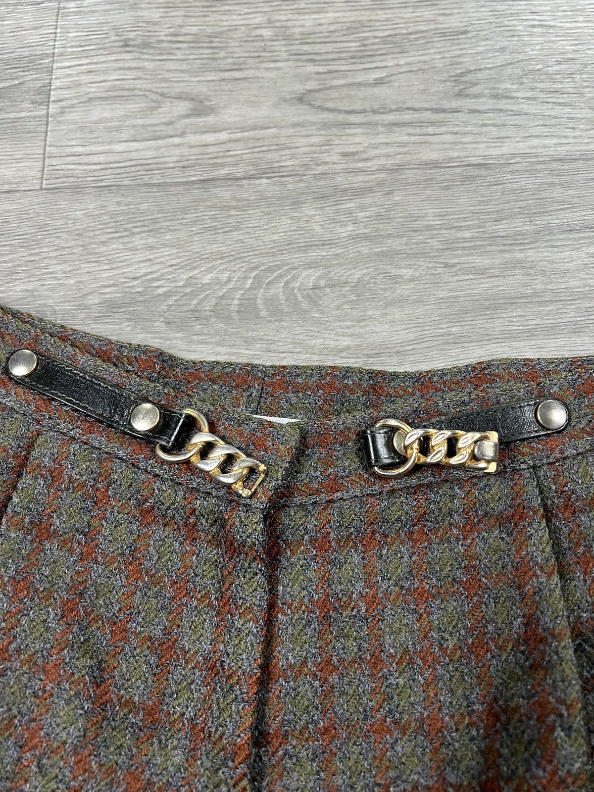 Celine Rare Celine vintage wool tweed shorts FR 10 (M) Women’s Size 28" / US 6 / IT 42 - 5 Thumbnail