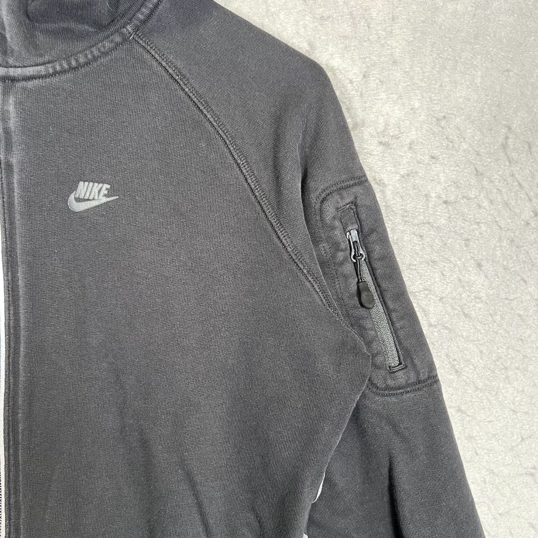 Nike VINTAGE Nike 1/2 Zip Hoodie Sweatshirt Womens M Black Swoosh Hoodie | Nike Womens Medium Black 1/2 Zip Hoodie Sweatshirt Vintage 2000s Size M / US 6-8 / IT 42-44 - 7 Thumbnail