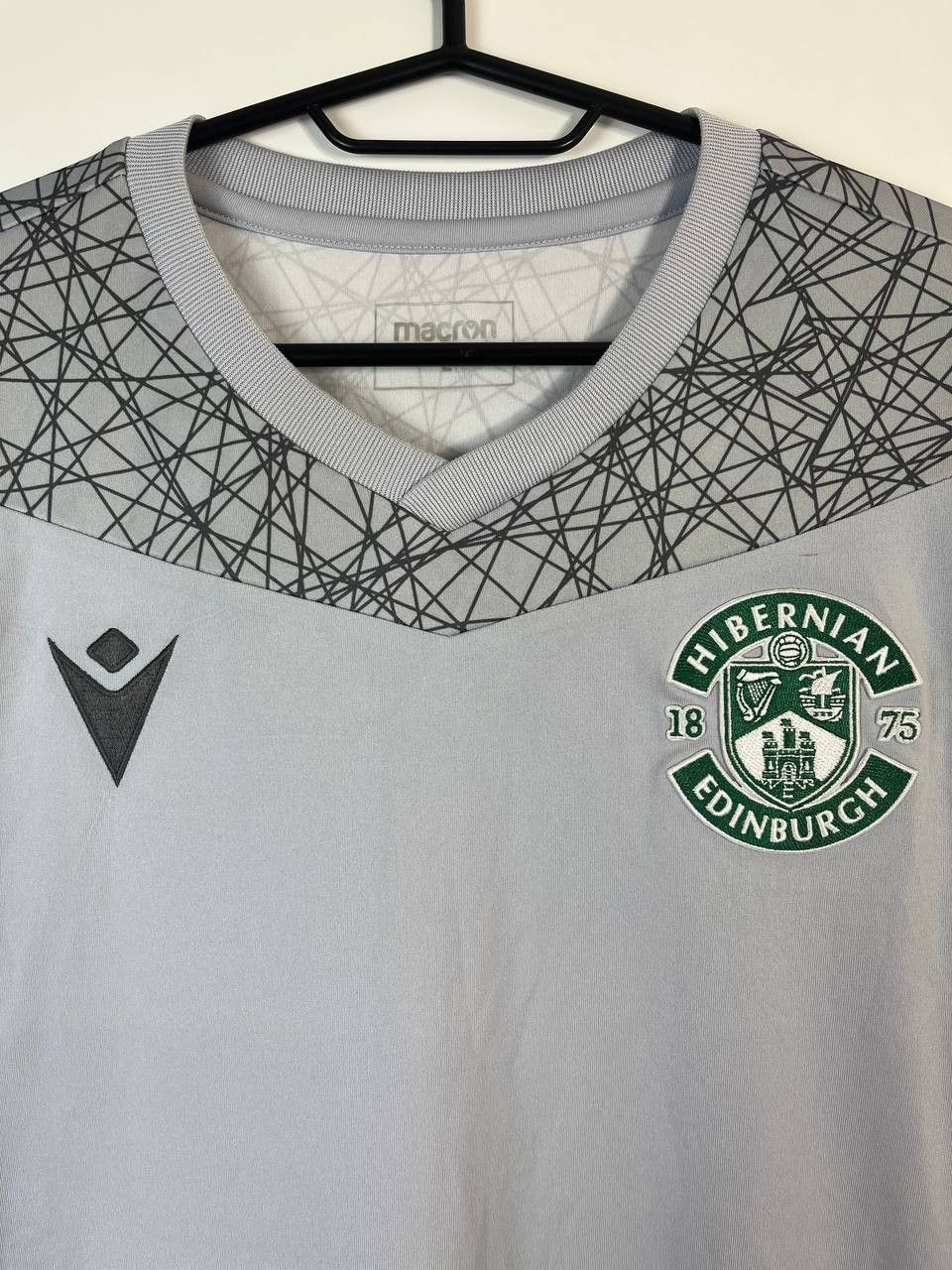 Macron HIBERNIAN FC 2019 2020 AWAY SHIRT MACRON FOOTBALL SIZE L Size US L / EU 52-54 / 3 - 3 Thumbnail