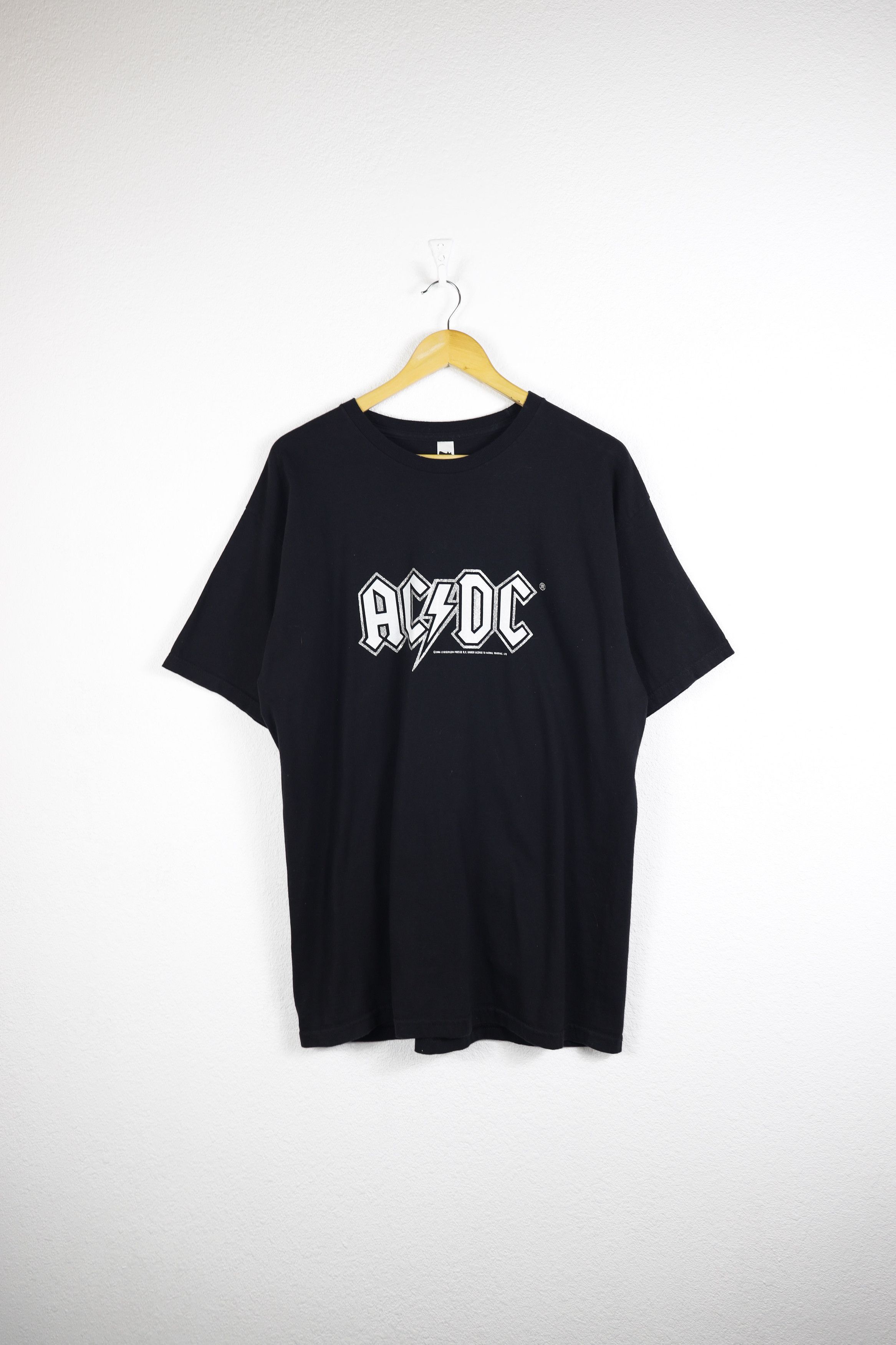 AC/DC × Band Tees × Vintage Vintage ACDC Merch Graphic Crew Tee T-shirt Size US L / EU 52-54 / 3 - 1 Thumbnail