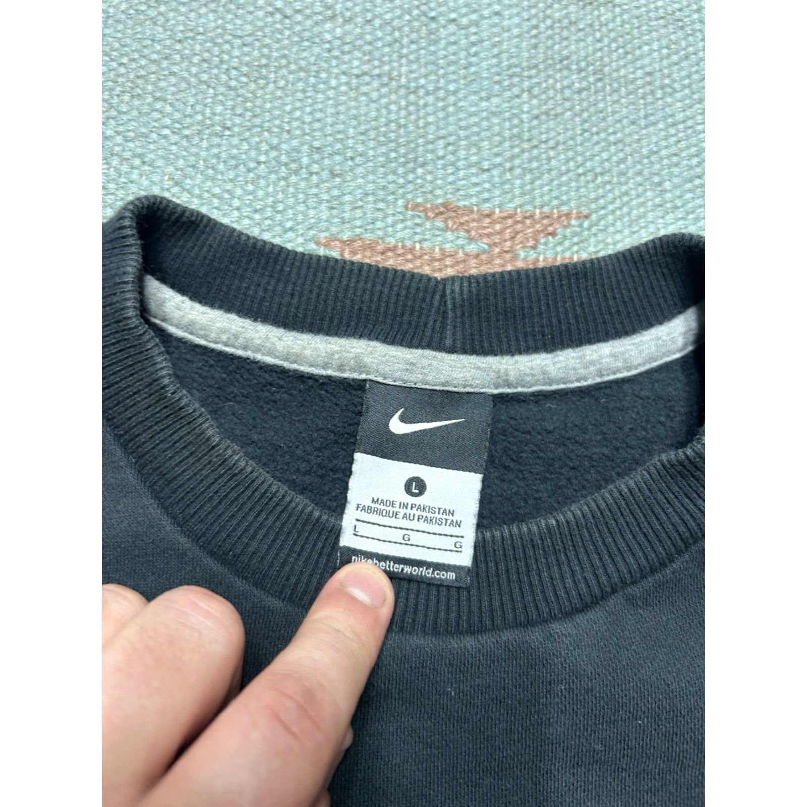 Nike VINTAGE Nike crewneck sweatshirt pullover black embroidered swoosh check logo large Mens L Size US L / EU 52-54 / 3 - 5 Thumbnail