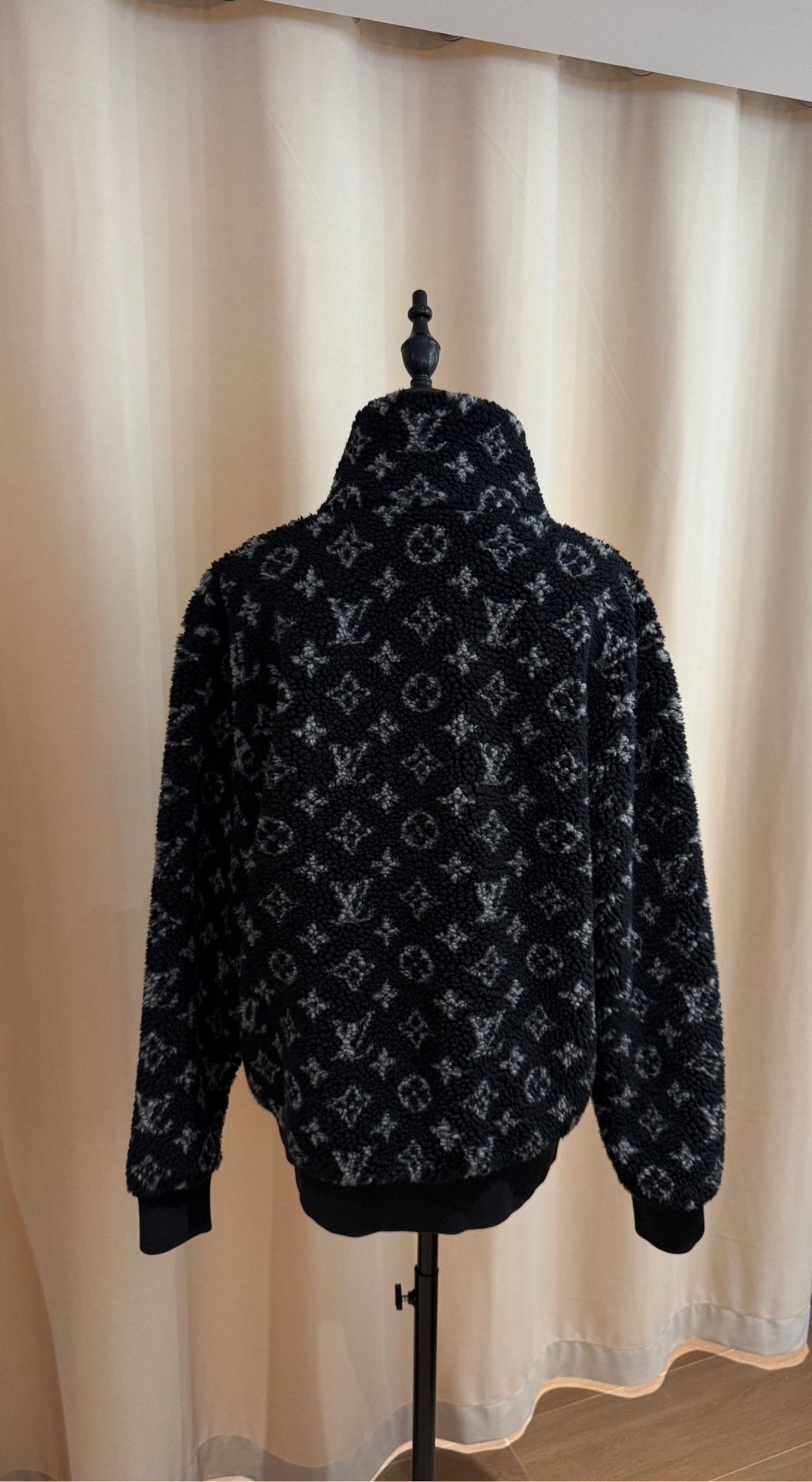 Louis Vuitton LV Black Teddy All-Over Logo Coat Size US S / EU 44-46 / 1 - 1 Thumbnail