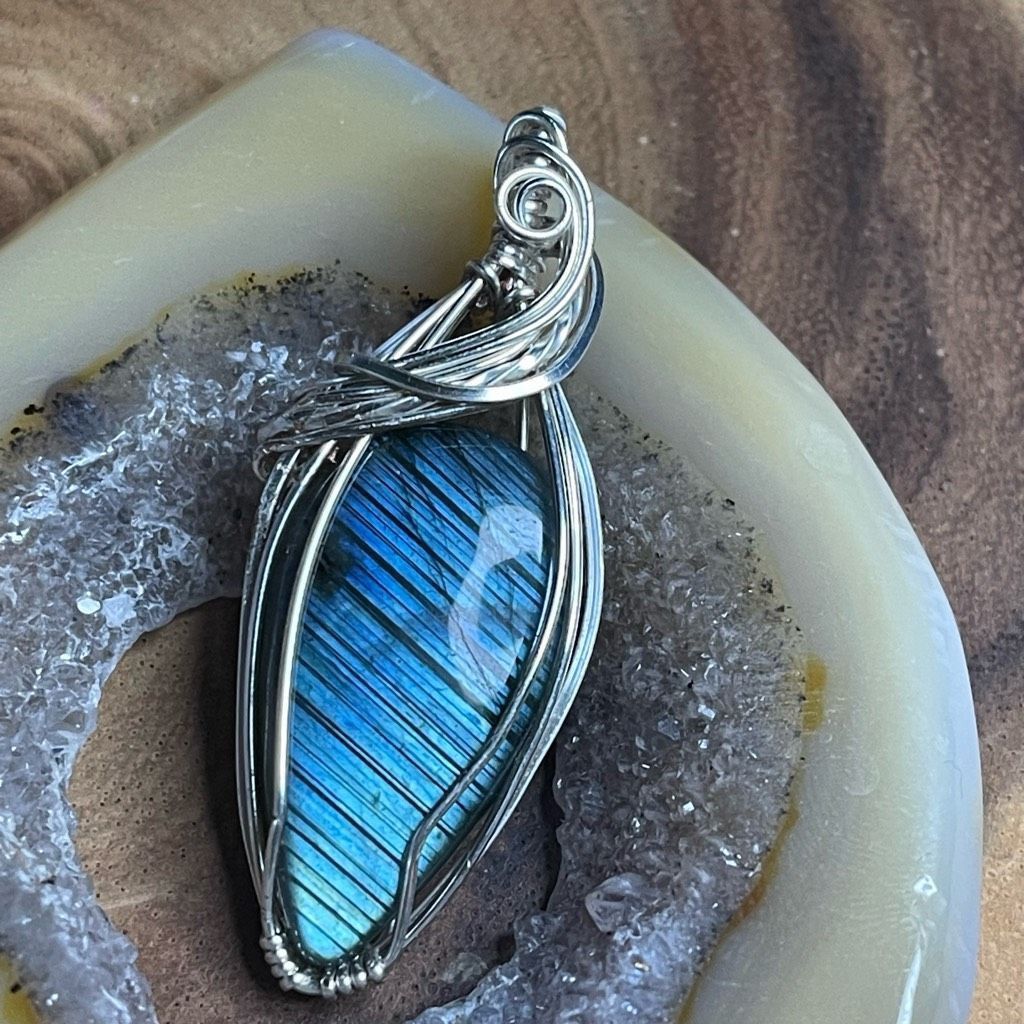 Handmade Artisan handmade barcode blue flash lined labradorite pendant wire wrap necklace silver-plated copper energy Size ONE SIZE - 1 Thumbnail