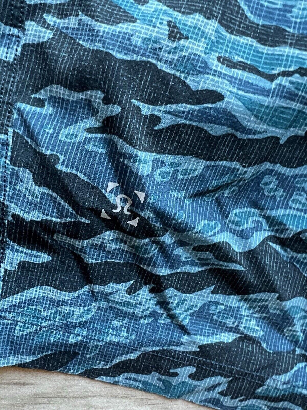 Designer Lululemon THE Short Estimated M Athletic Blue Camo Size US 32 / EU 48 - 5 Thumbnail