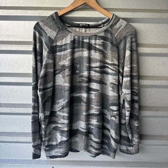 Buffalo David Bitton Buffalo David Bitton Camo Sweater Sz Large L Size L / US 10 / IT 46 - 1 Thumbnail