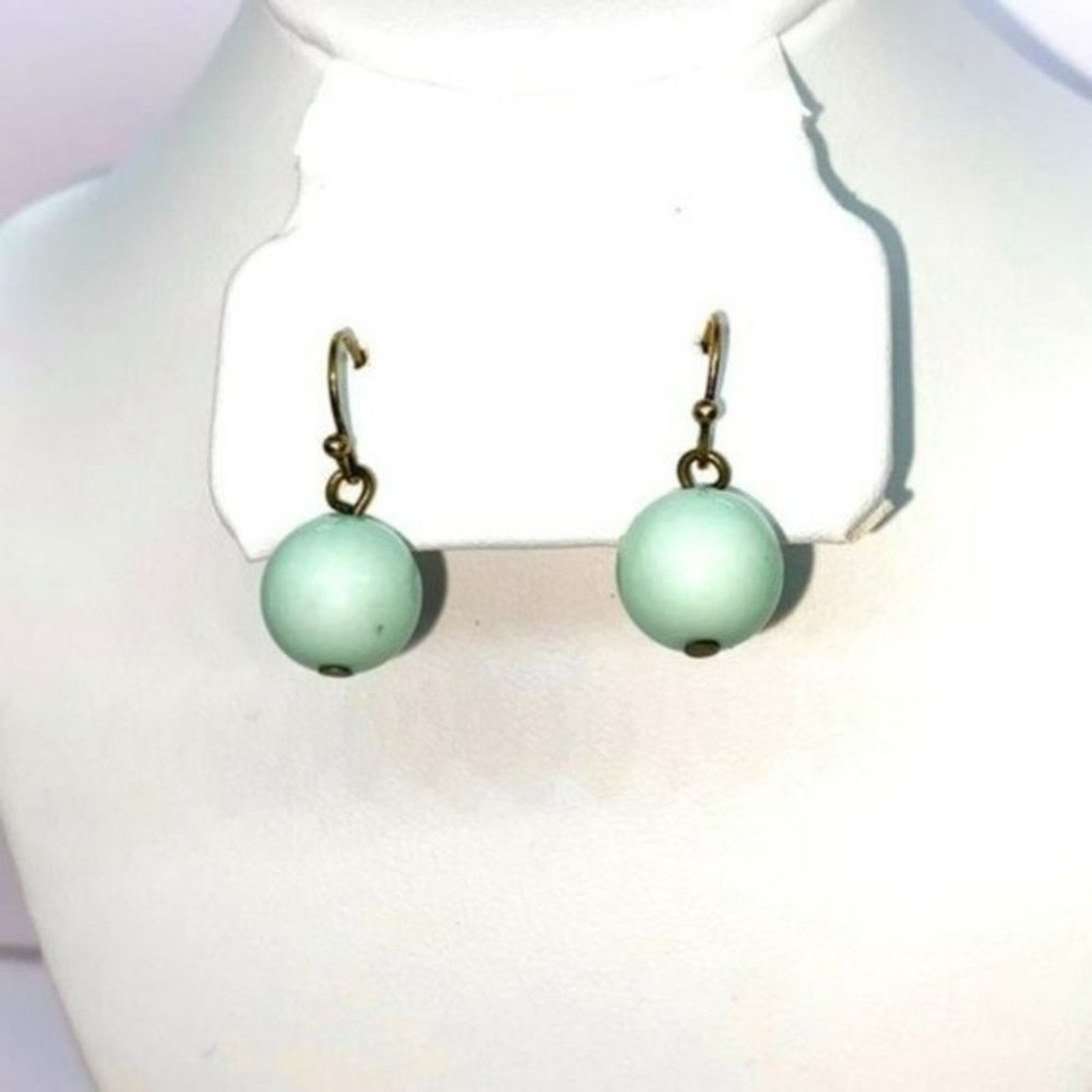 Handmade Mint Seafoam Green Dangle Beaded Earrings Size ONE SIZE - 1 Thumbnail