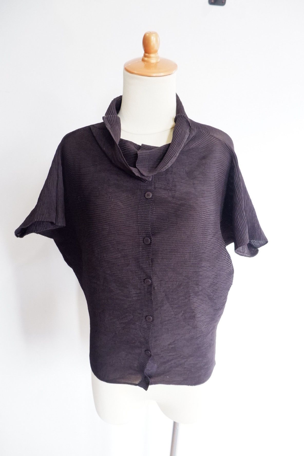Pleats Please Issey Miyake Issey Miyake Me Pleats Blouse Button Shirt Size M / US 6-8 / IT 42-44 - 1 Thumbnail