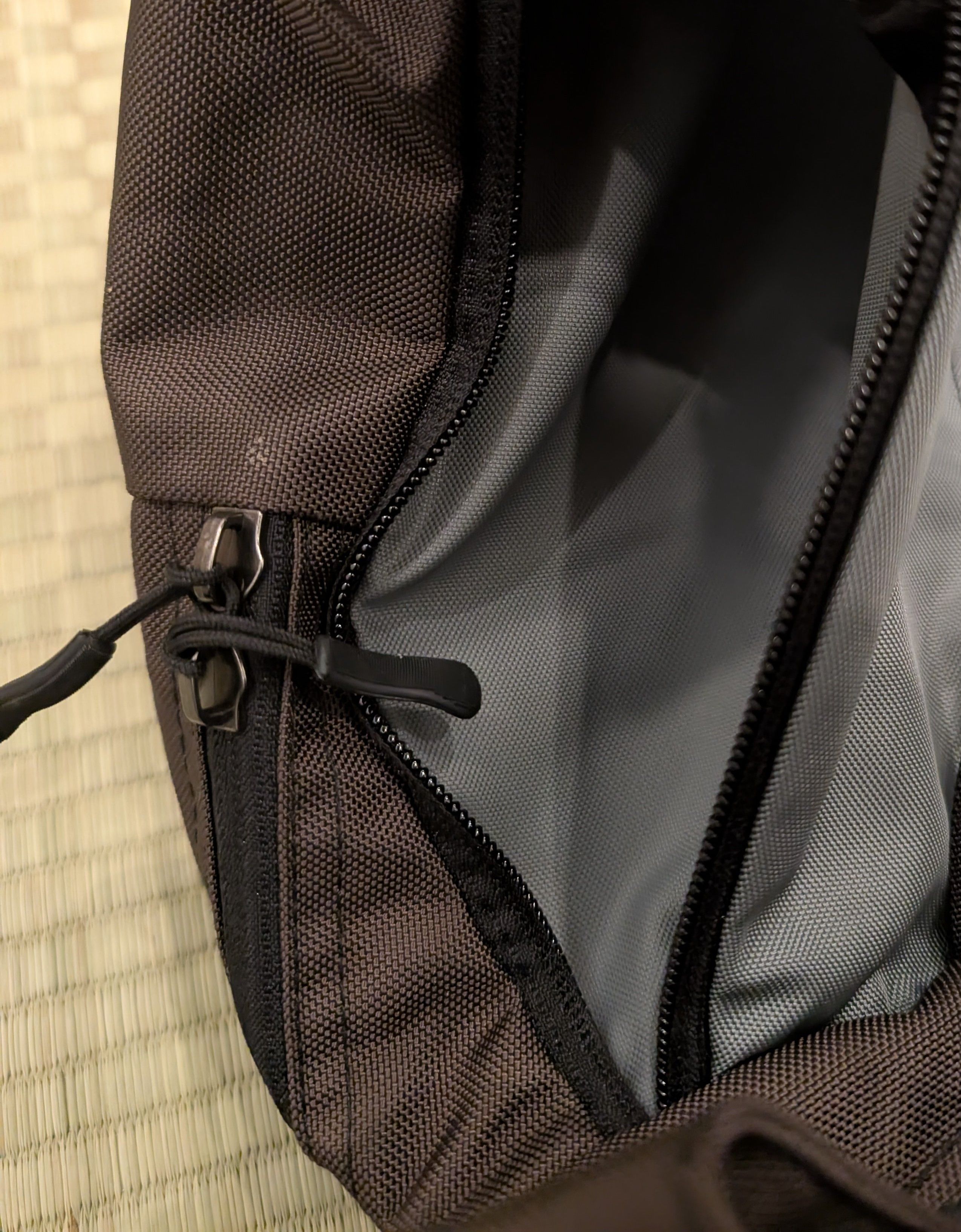 Tom Bihn RARE Tom Bihn Design Lab Shadow Guide Pack 23L Ursa Brown Size ONE SIZE - 8 Thumbnail