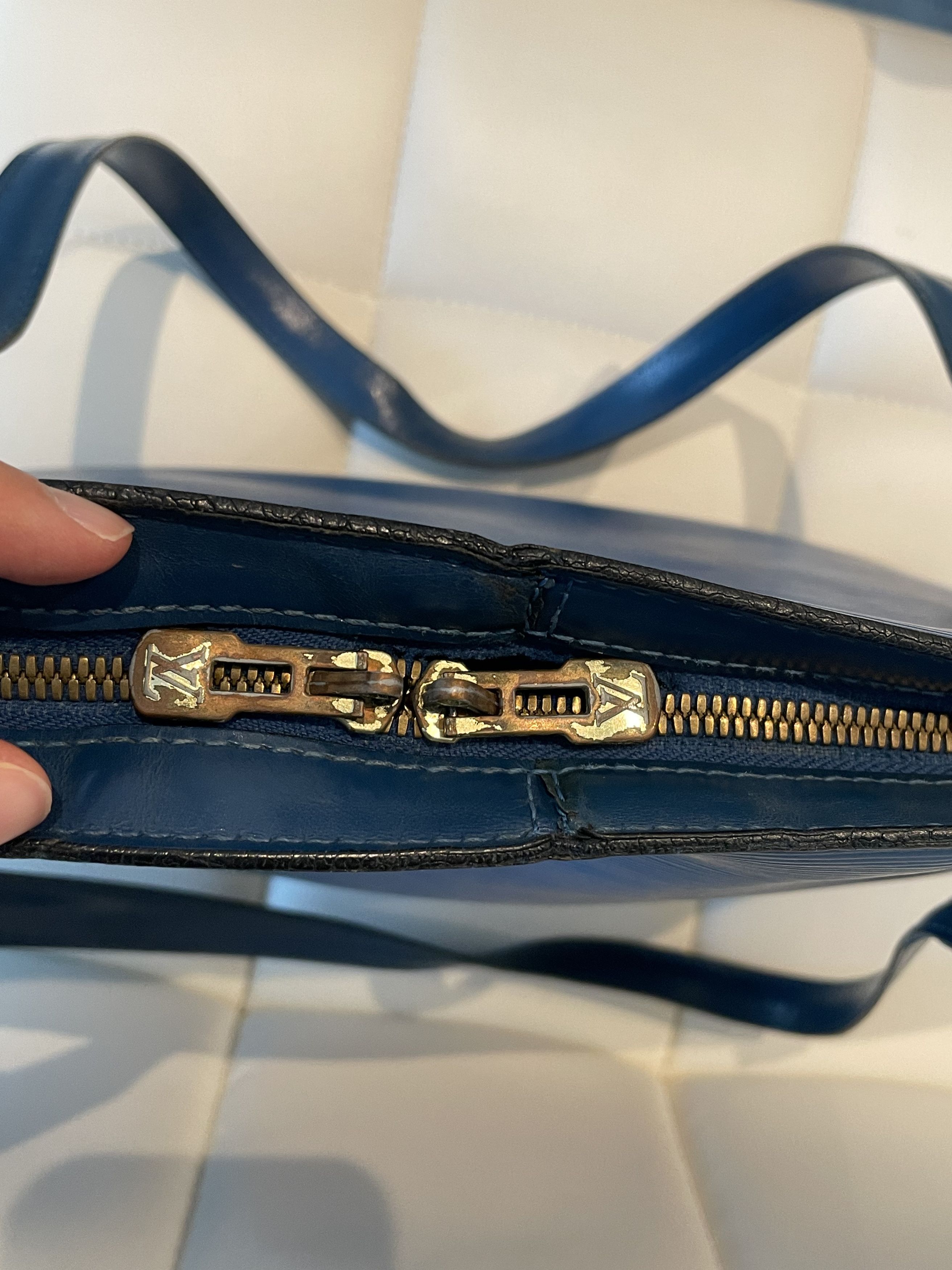 Louis Vuitton Louis Vuitton vintage alma epi purse Size ONE SIZE - 6 Thumbnail