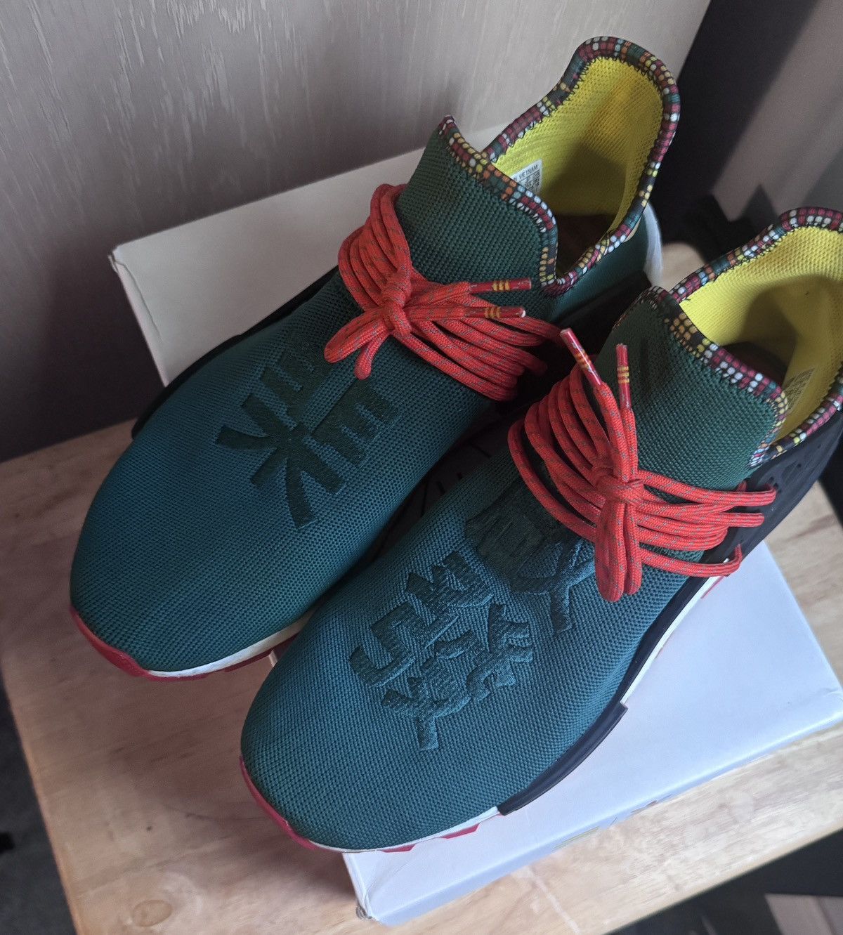 Adidas × Pharrell 2018 Pharrell x Human Race ‘Inspiration Pack’ Asia Exclusive Size US 11.5 / EU 44-45 - 1 Thumbnail