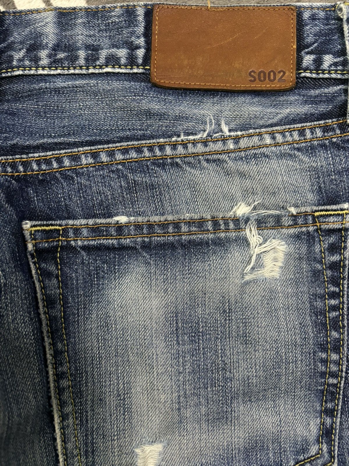 Undercover × Uniqlo Vintage Uniqlo UJ S002 Blue Wash Loose Distressed Jeans Size US 34 / EU 50 - 12 Thumbnail