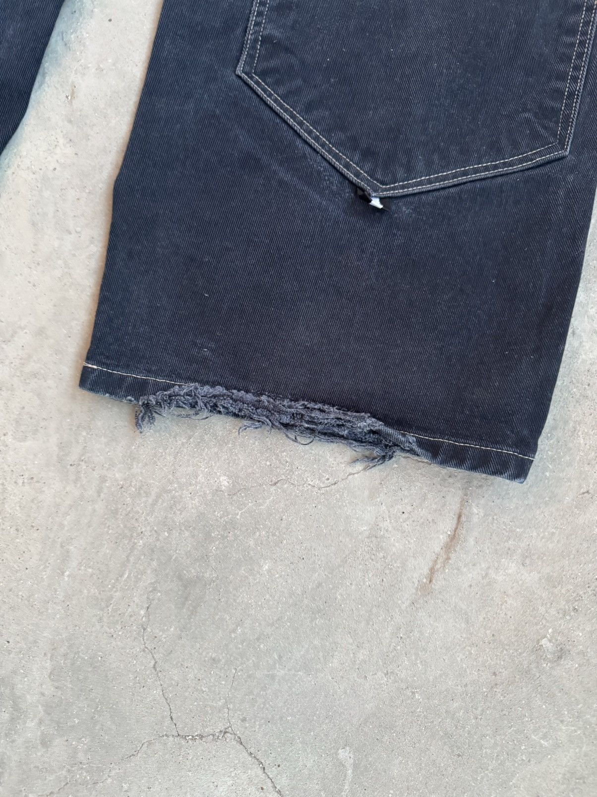 Japanese Brand × Vintage Vintage Big Pockets Distressed Baggy Y2K Denim Pants Size US 31 - 12 Thumbnail