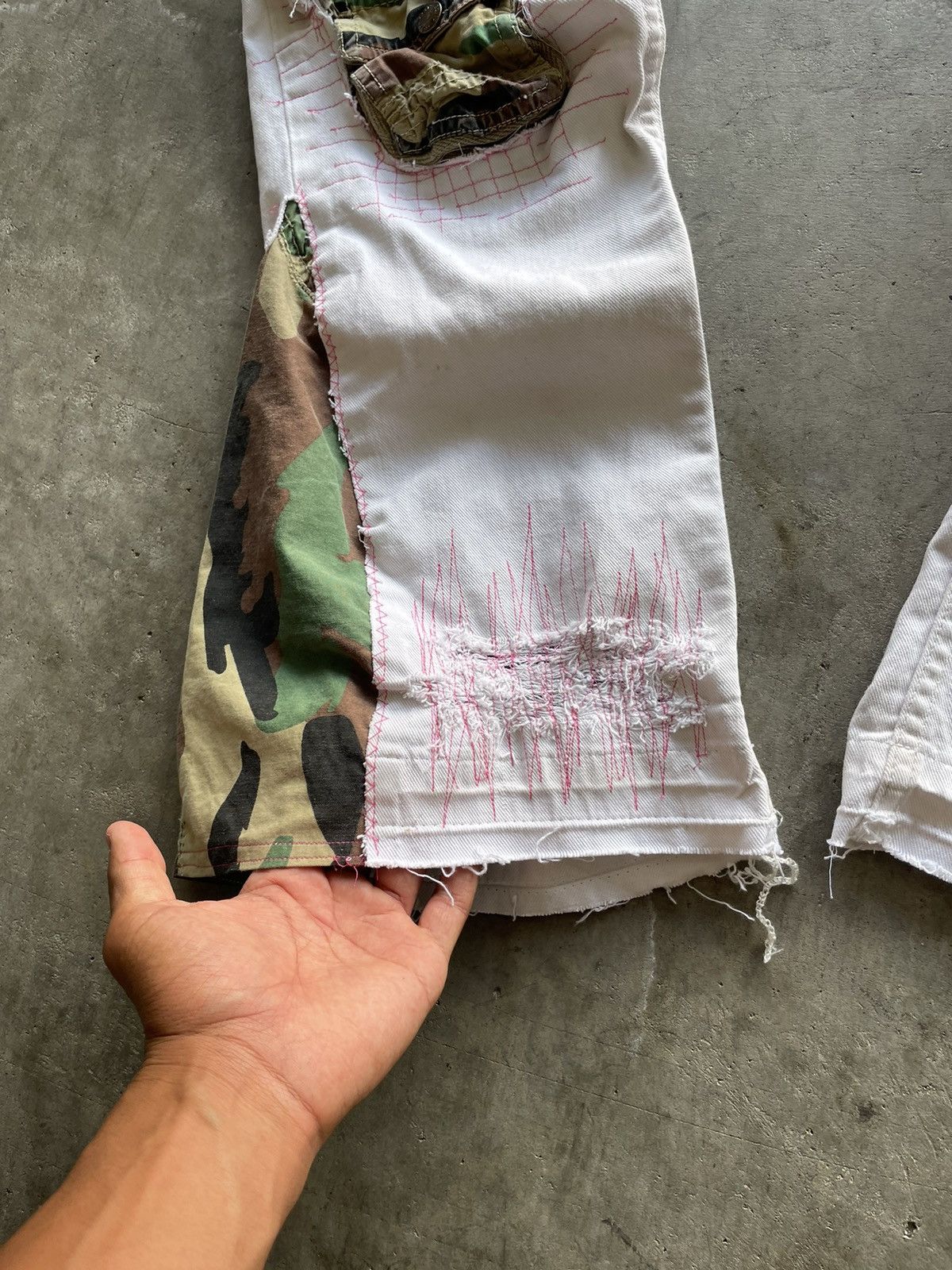 Levi's Custom 1of1 White X Camo flared Jeans Size US 33 - 10 Thumbnail