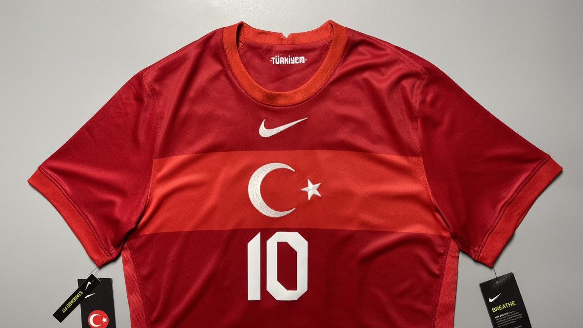 Nike × Vintage NWT TURKEY NIKE 2020 FOOTBALL AWAY JERSEY #10 CALHANOGLU Size US M / EU 48-50 / 2 - 3 Thumbnail