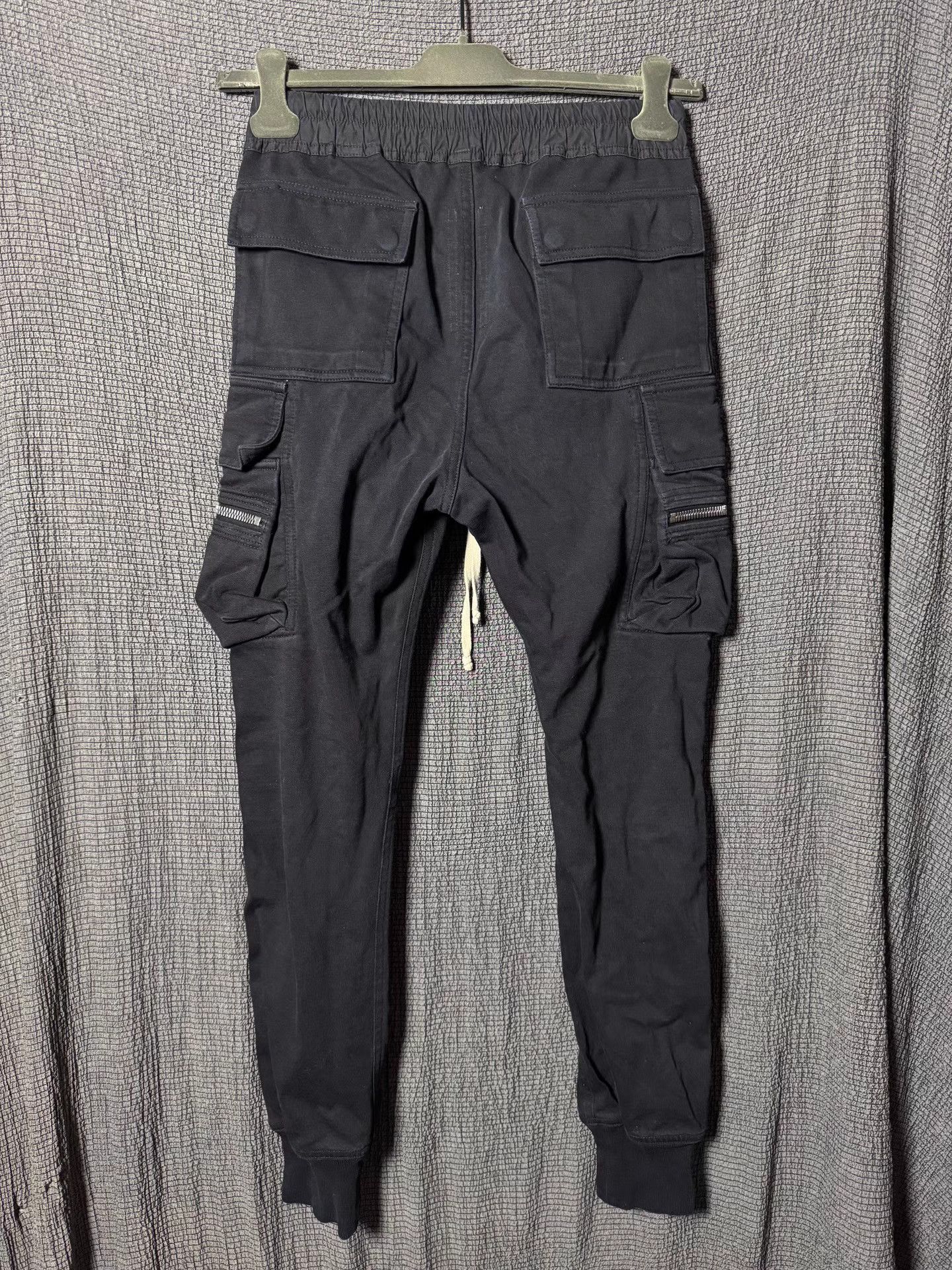Rick Owens Rick Owens 18FW mainline multi-pocket drawstring joggers Size US 32 / EU 48 - 2 Thumbnail