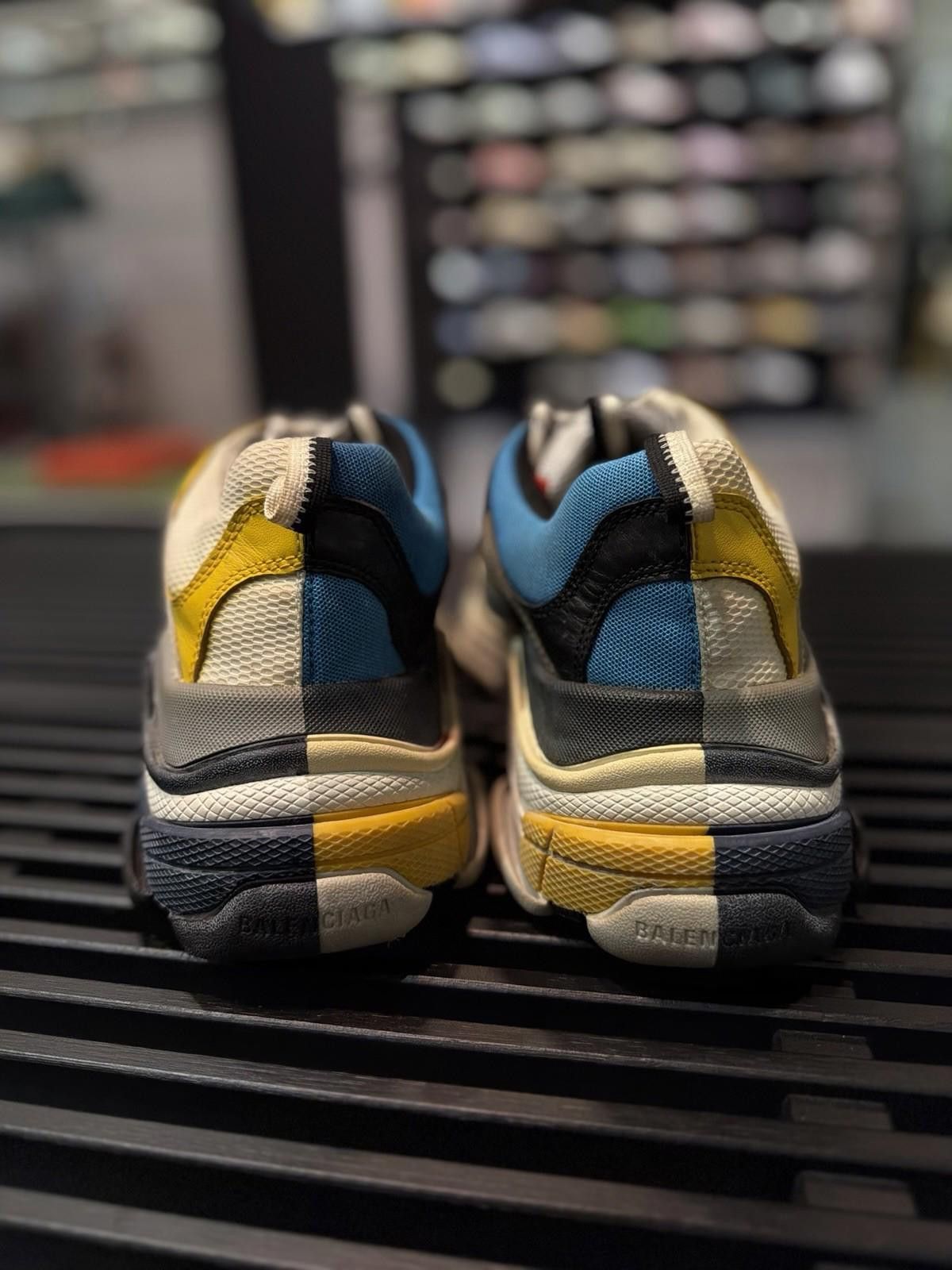 Balenciaga Balenciaga Triple S Men’s Multicolored Sneakers 44EU/11US Size US 11 / EU 44 - 7 Thumbnail