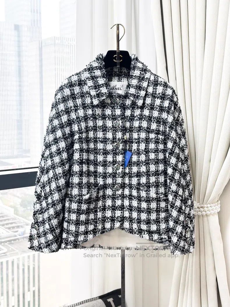 Chanel Chanel Long-sleeved jacket with plaid glitter glazed butto Size XS / US 0-2 / IT 36-38 - 1 Thumbnail
