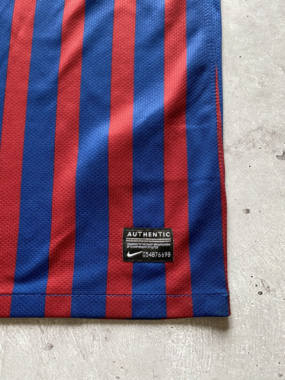 Nike × Vintage 👑Vintage 2011-12 Barcelona Home Shirt Nike Soccer Football Size US S / EU 44-46 / 1 - 5 Thumbnail