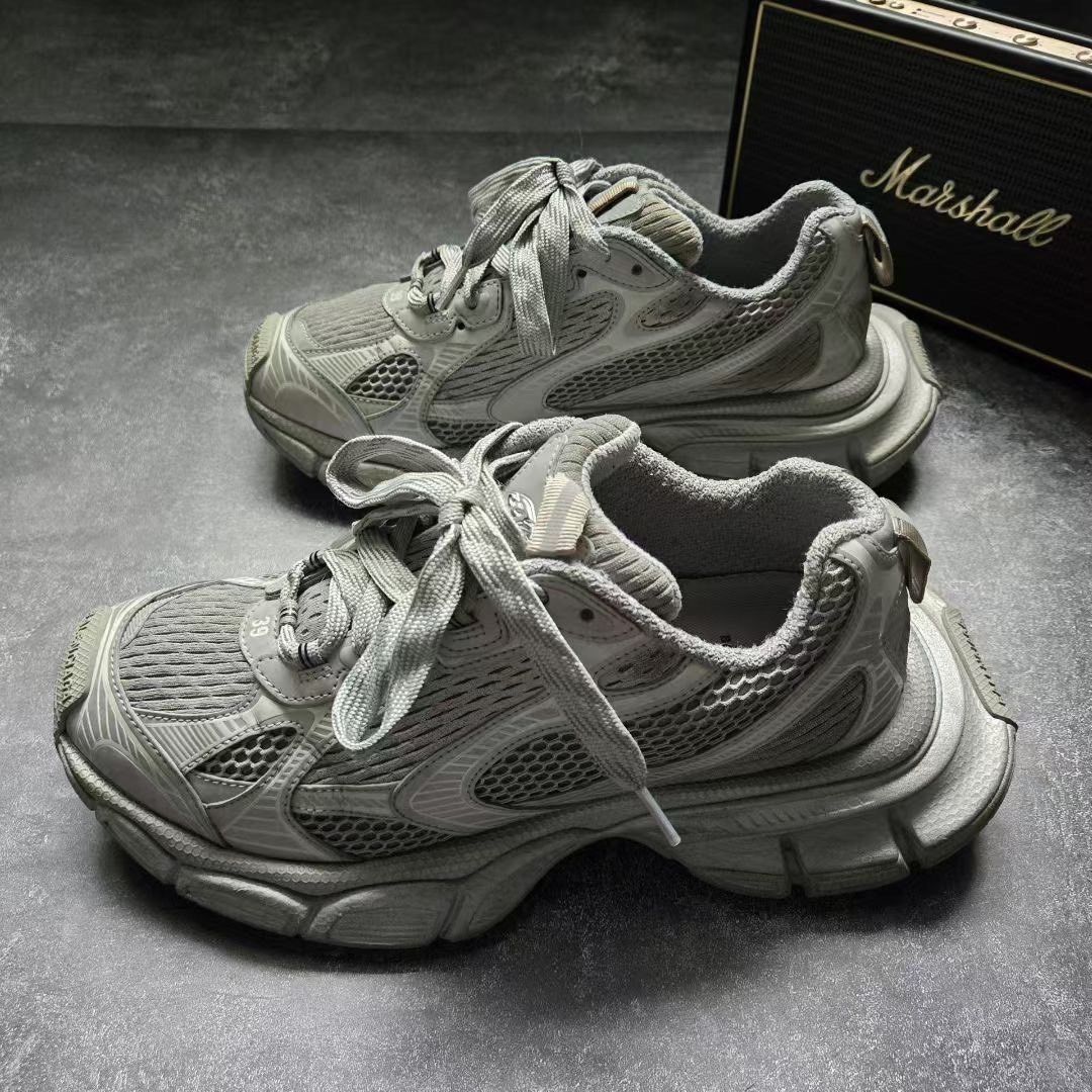 Balenciaga Balenciaga Reflective White Lowtop Sneakers XXXL Women Size US 8 / IT 38 - 1 Thumbnail