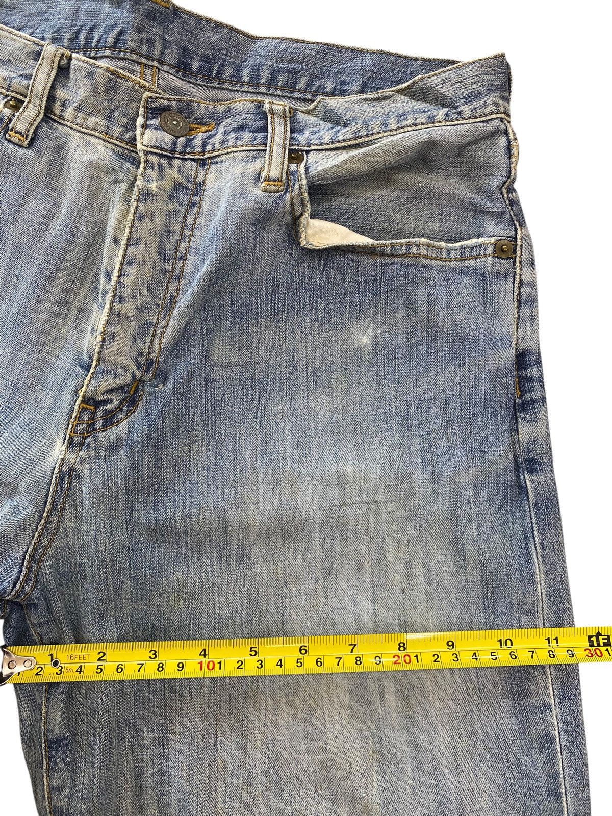 Uniqlo Uniqlo Faded Blue Wash Style Straight Leg Jeans Size US 32 / EU 48 - 6 Thumbnail