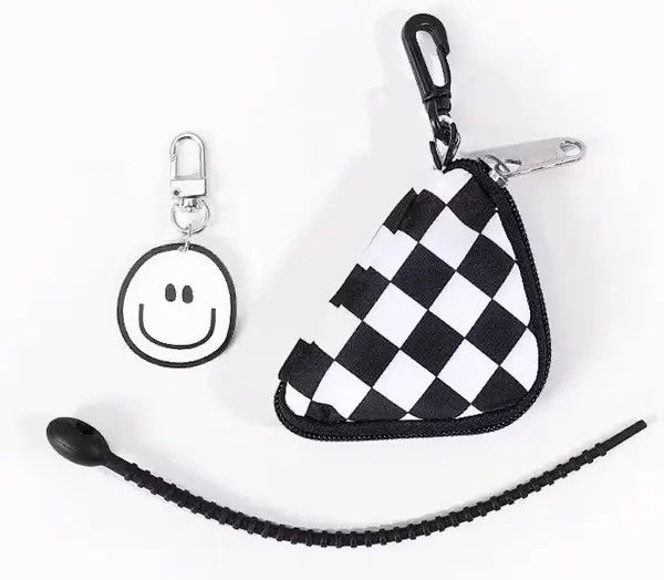 Japanese Brand Fashion checkerboard smiley face triangle coin pouch bag Size ONE SIZE - 2 Thumbnail