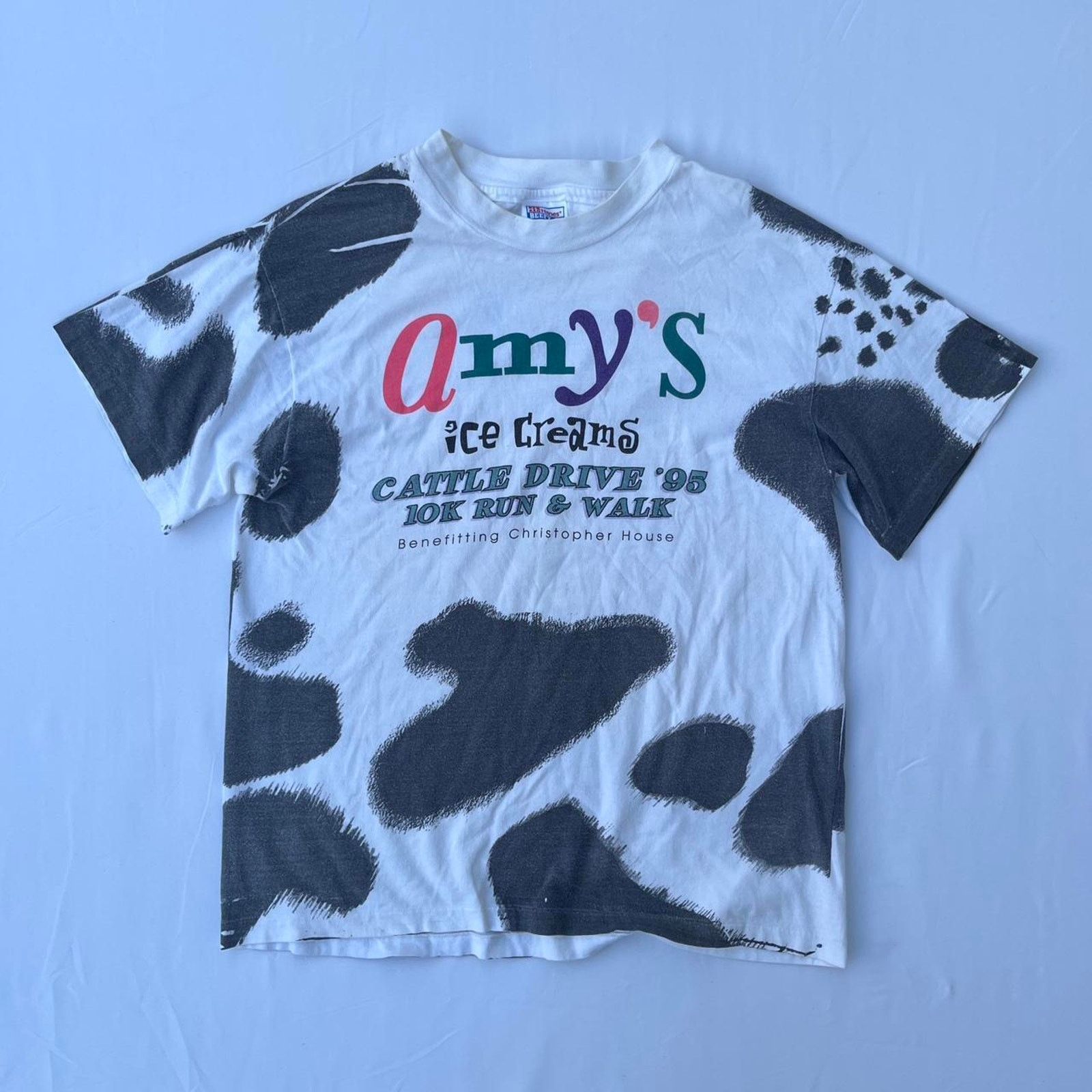Hanes AOP Cow Print 90’s Amy’s Ice Cream Single Stitch Graphic T Size US L / EU 52-54 / 3 - 1 Thumbnail