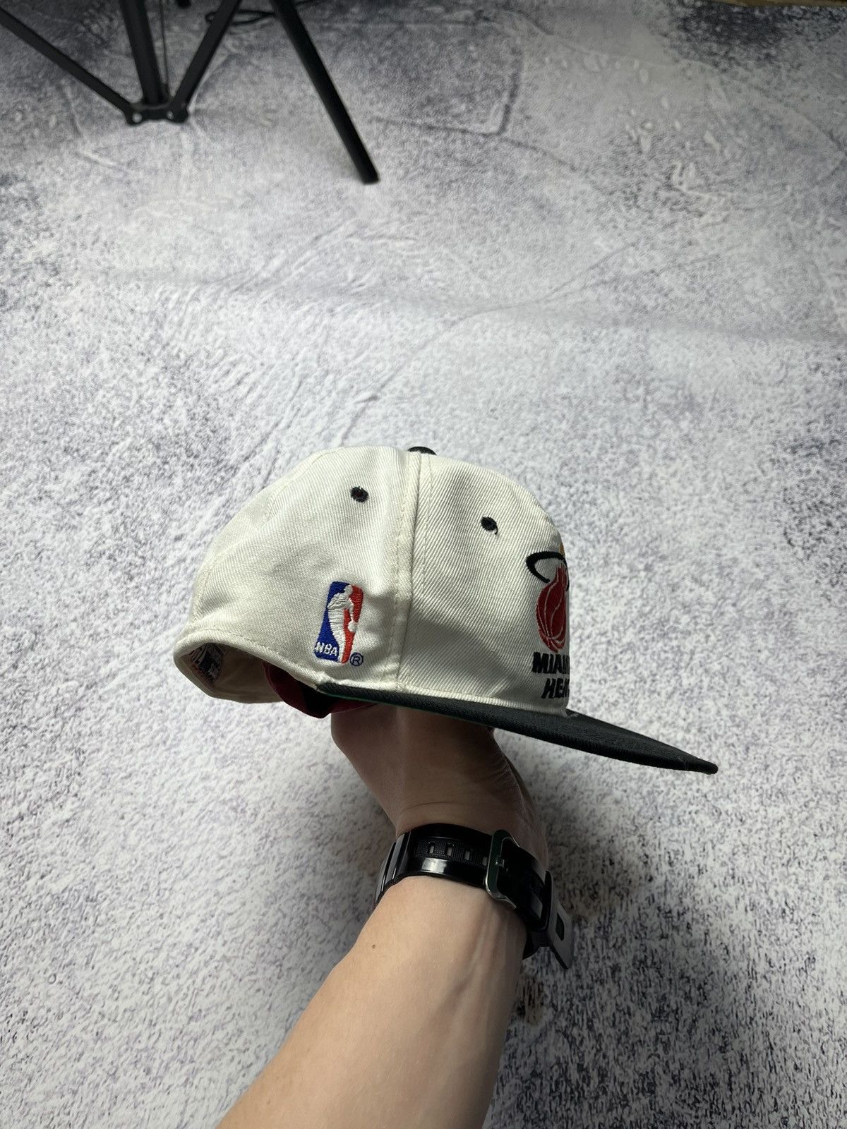 NBA Vintage Miami Heat Cap NBA Streetwear Rare Casual Fan Logo Size ONE SIZE - 2 Thumbnail