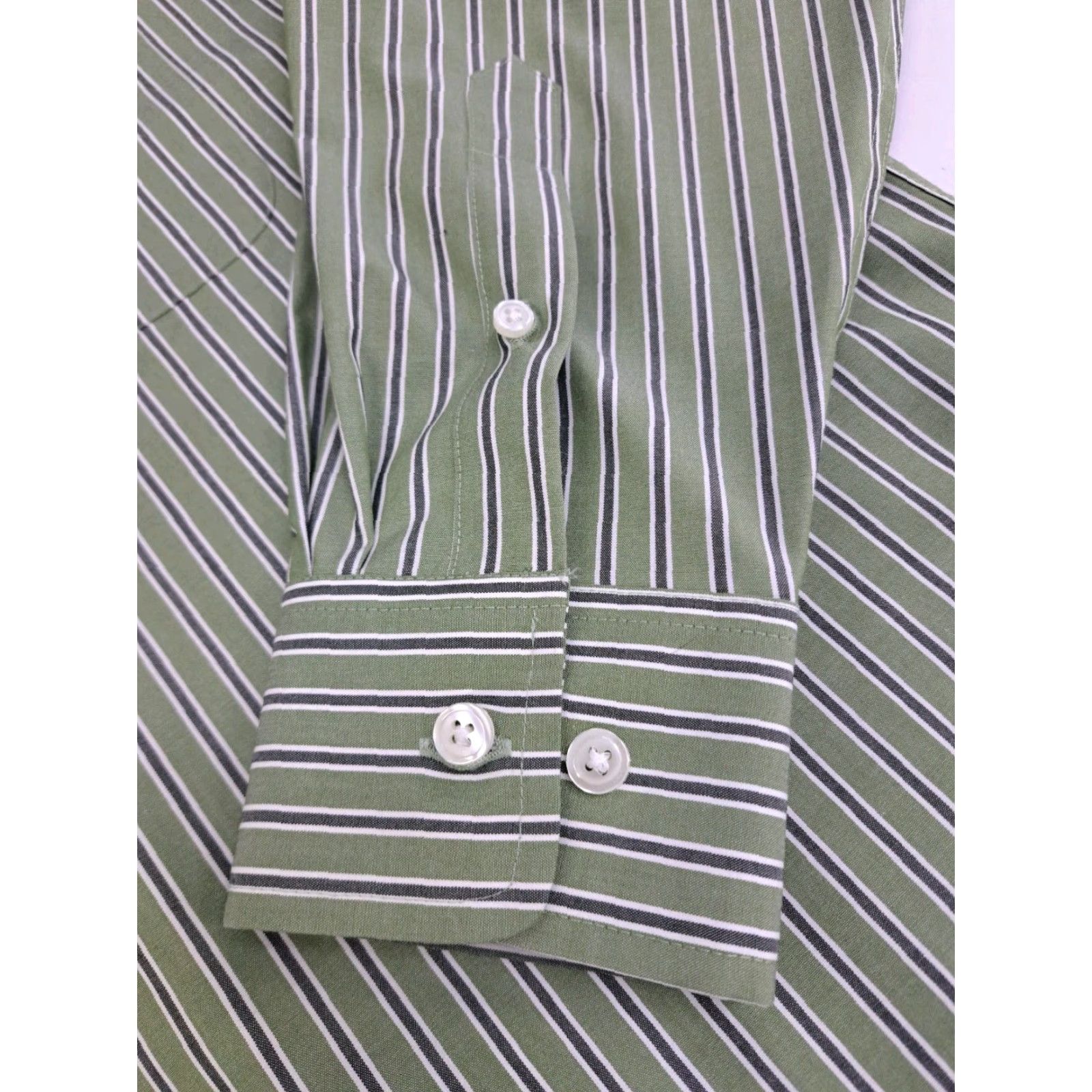 Eddie Bauer Eddie Bauer Men's Wrinkle Resistant Long Sleeve Button Up Striped Shirt M Green/White Striped Shirt Mens M Wrinkle Resistant Button-Up Shirt Size US M / EU 48-50 / 2 - 7 Thumbnail