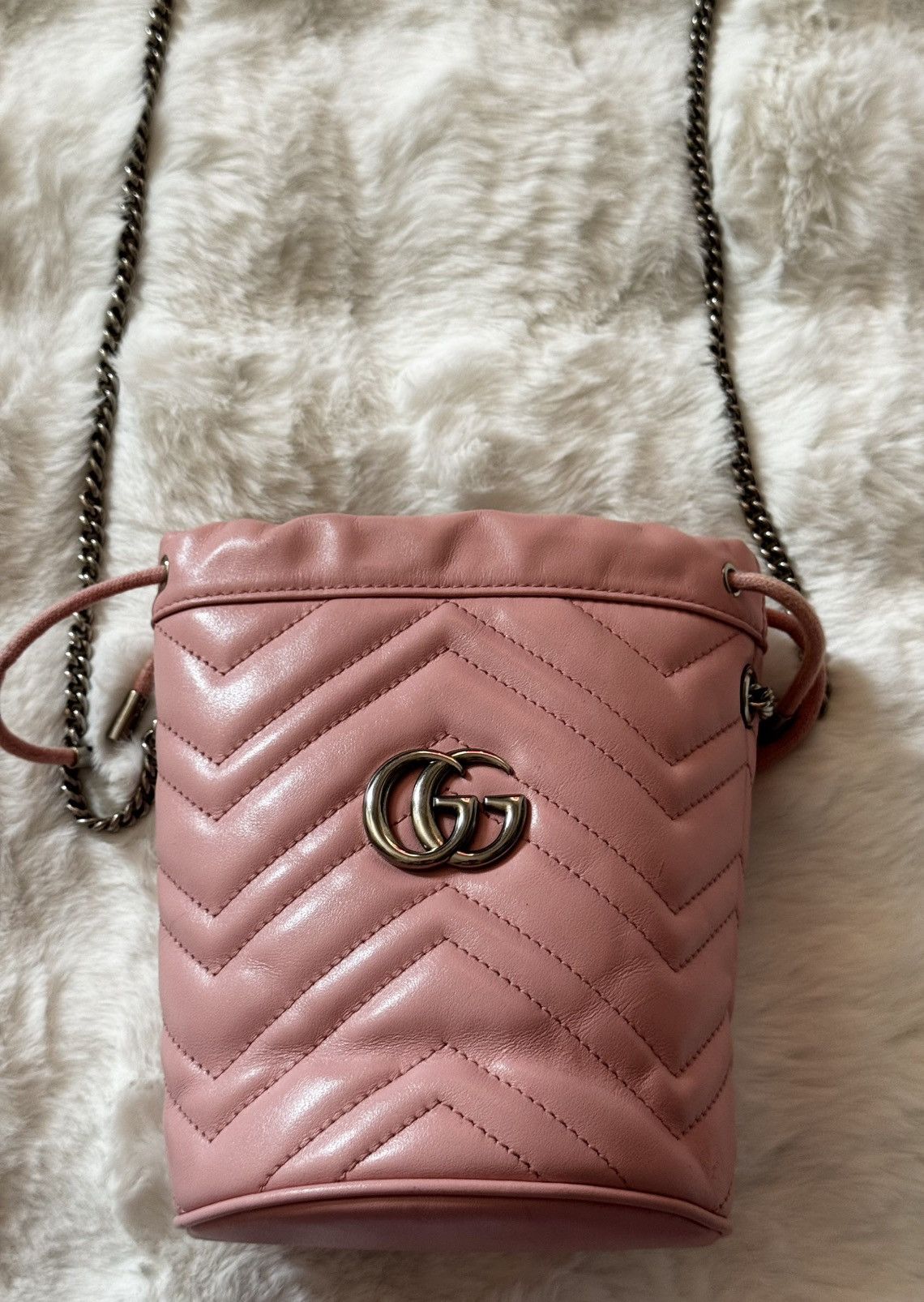 Gucci Mini Marmont Bucket Bag Size ONE SIZE - 1 Thumbnail
