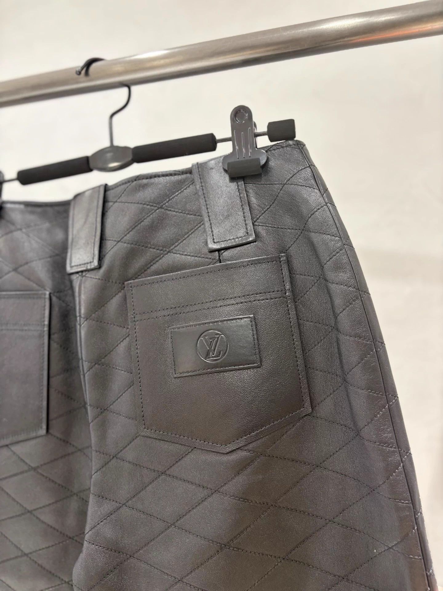 Louis Vuitton LV 24 Black Quilted Lambskin Leather Pants 38 Size 27" / US 4 / IT 40 - 3 Thumbnail