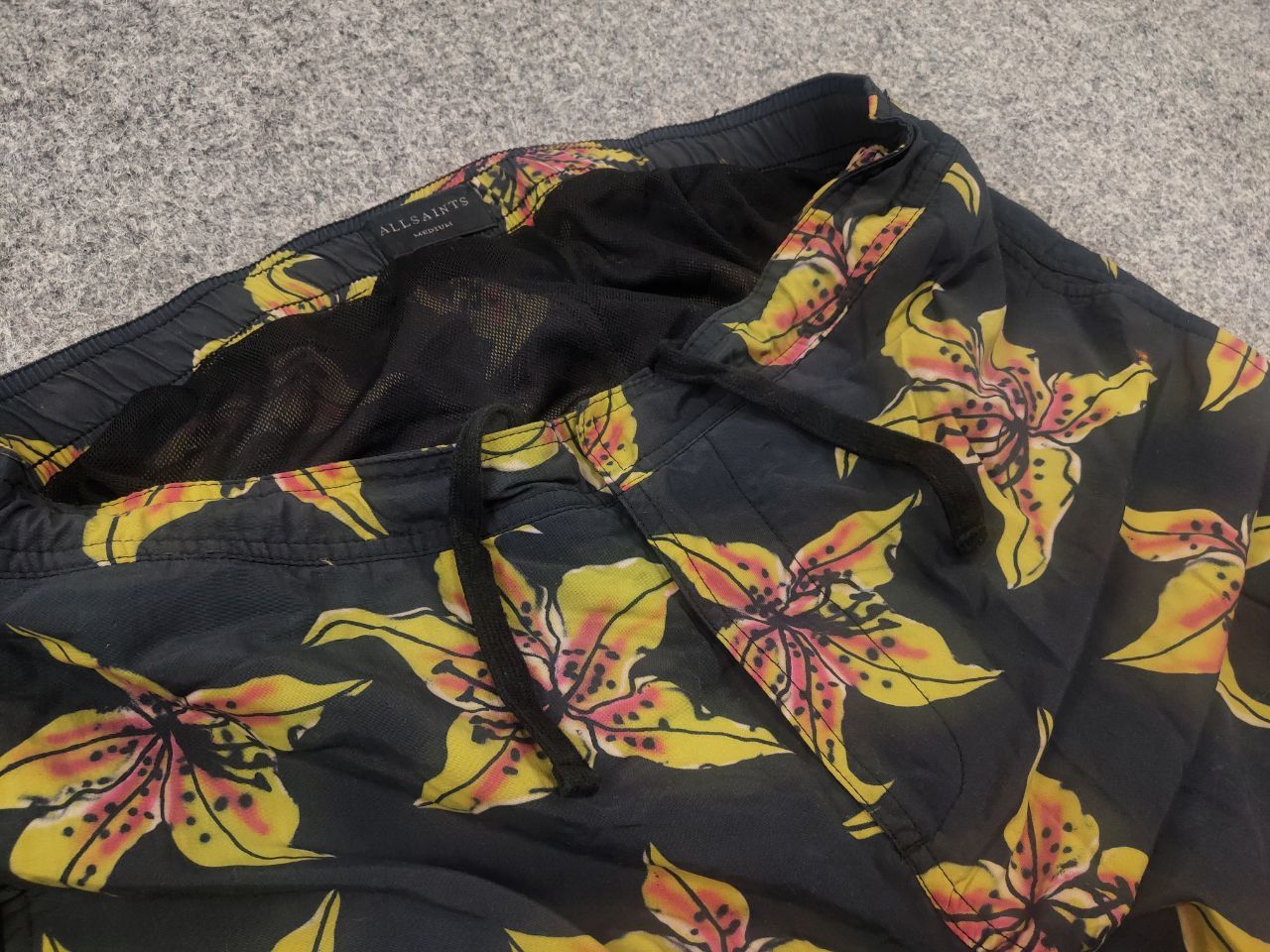 Allsaints Allsaints Hibiscus Swim Casual Nylon Floral Pattern Shorts Size US 32 / EU 48 - 8 Thumbnail