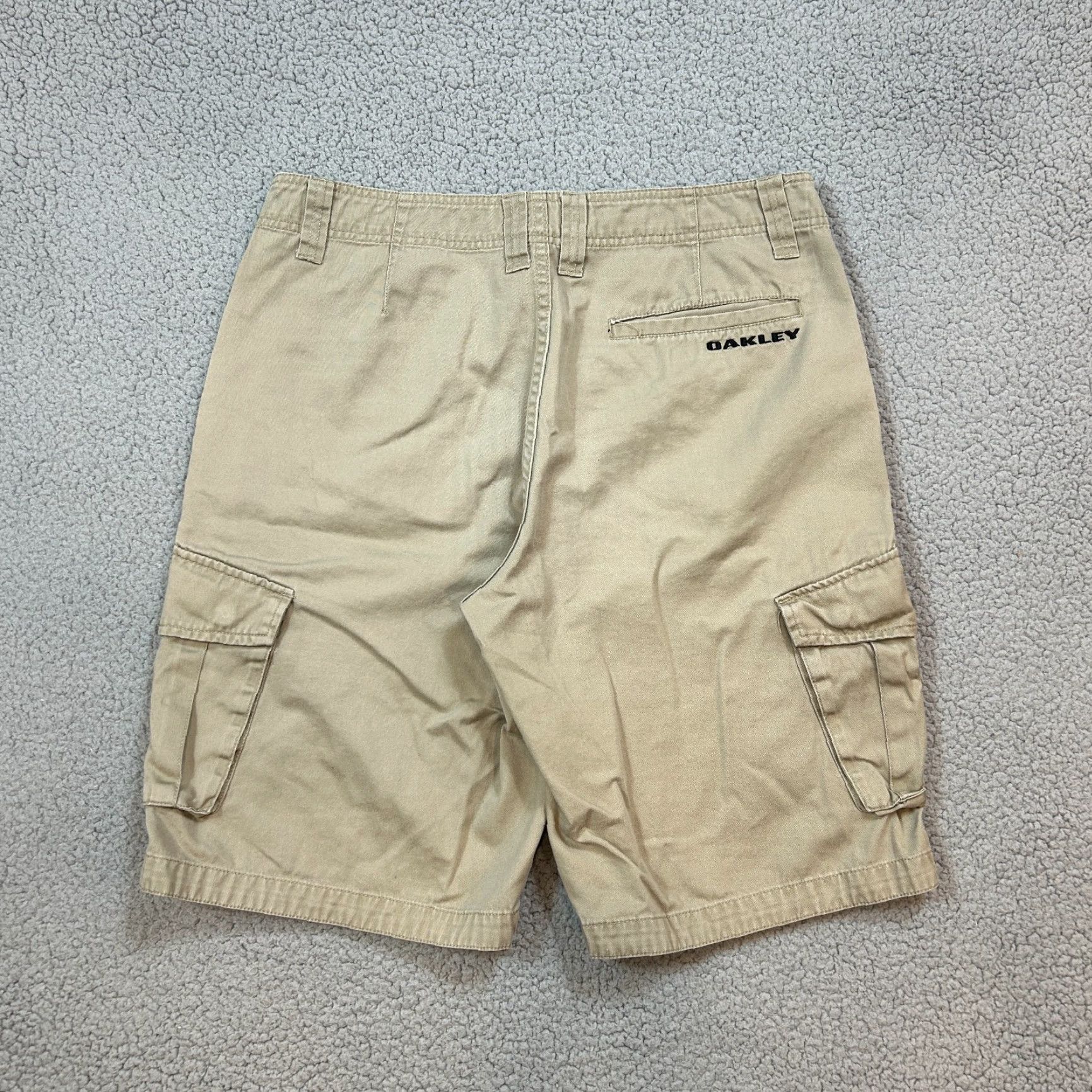 Oakley VINTAGE Oakley Cargo Shorts Mens 33 Beige Cargo Nylon Front Flat Front Pockets 90s Outdoor Sports Size US 33 - 5 Thumbnail