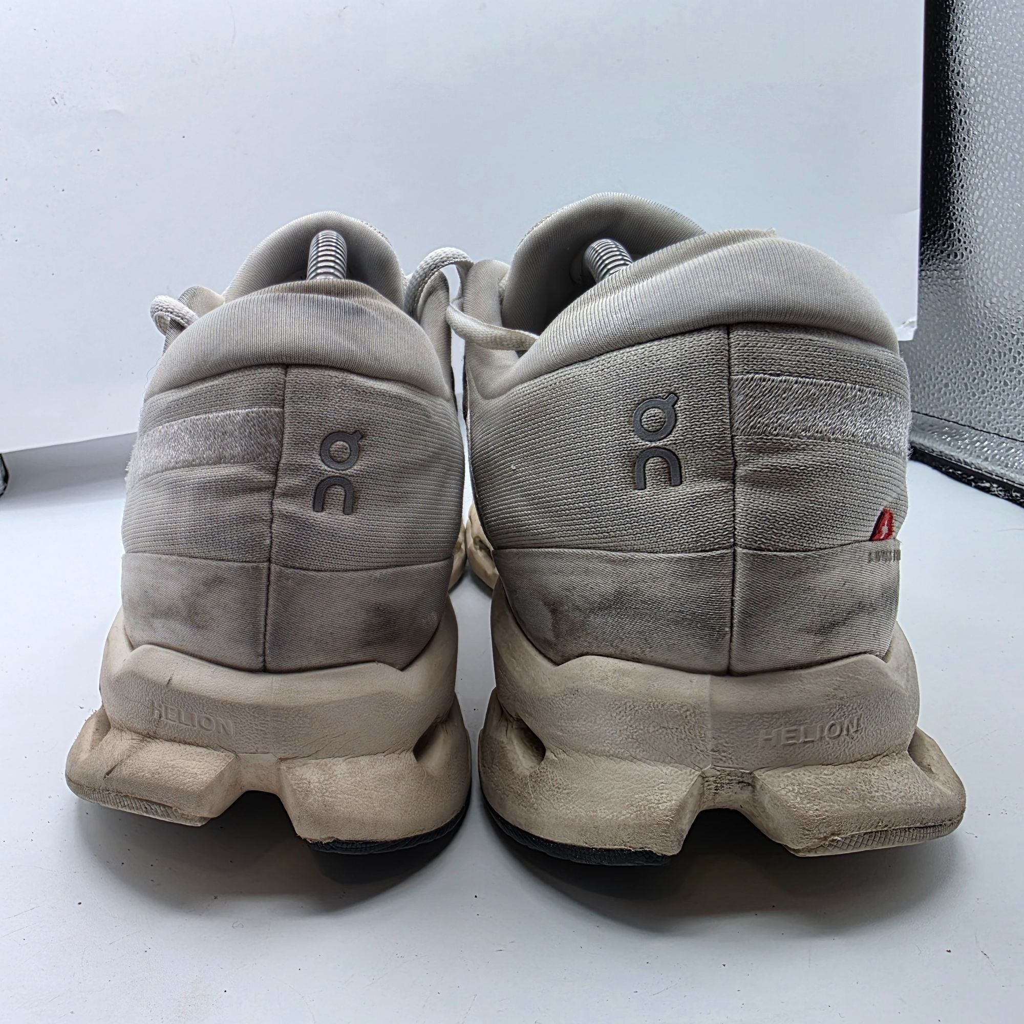 On On Cloudsurfer 2 Mens Size 11 White Athletic Shoes Lightweig Size US 11 / EU 44 - 5 Thumbnail