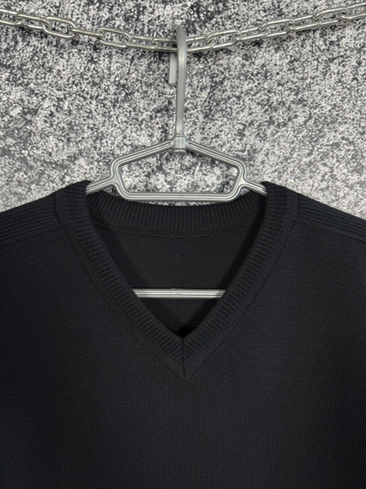Carlo Colucci Carlo Colucci V-Neck Black Wool Sweater Pullover Size 54 Size US L / EU 52-54 / 3 - 7 Thumbnail