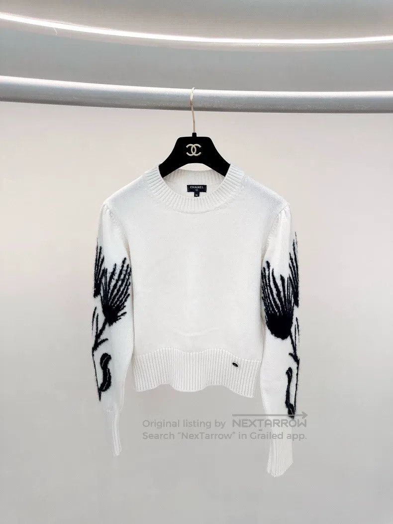 Chanel Chanel 21 Autumn and Winter Women's Castle White Black Win Size XS / US 0-2 / IT 36-38 - 1 Thumbnail