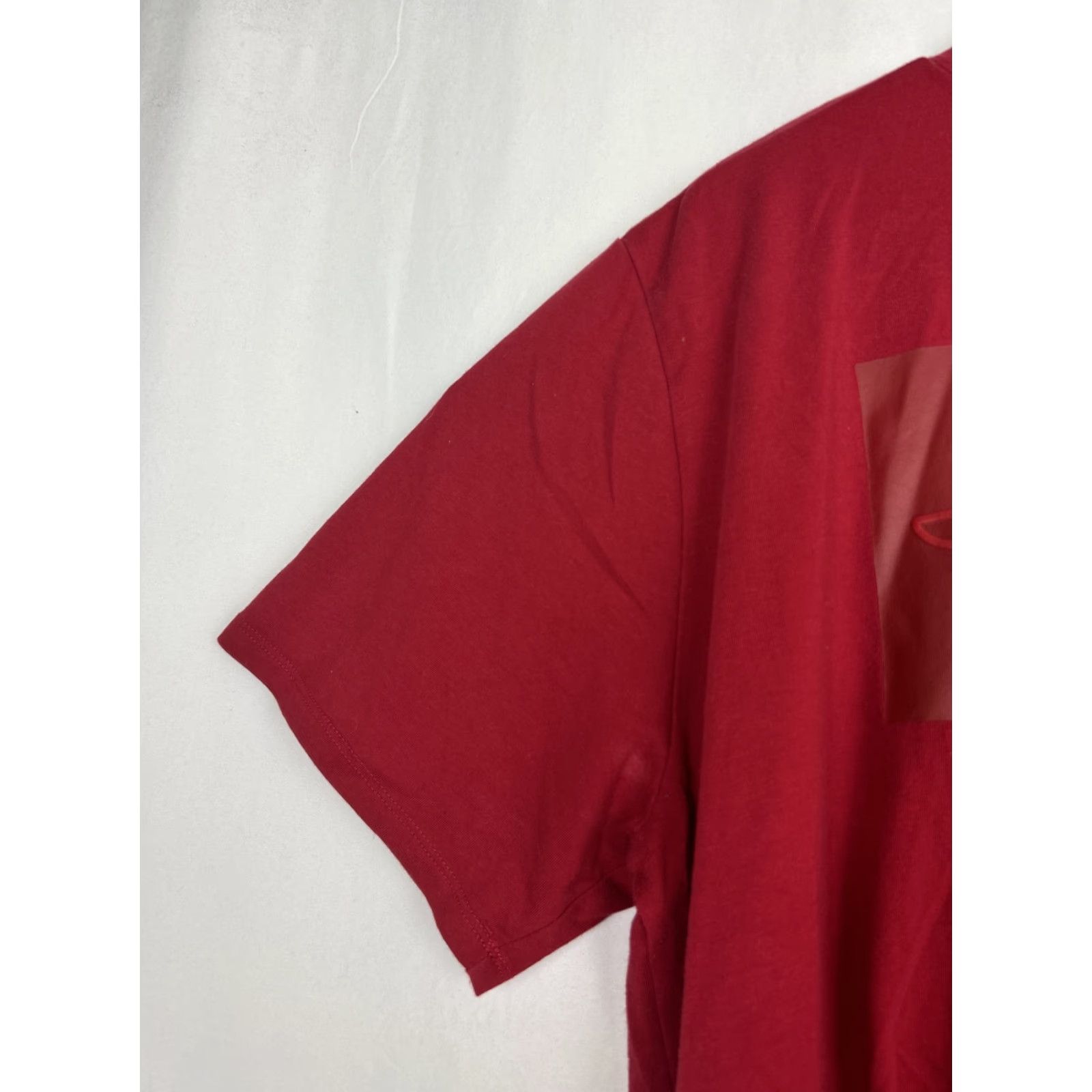 Nike VINTAGE NIKE AIR JORDAN 31 MODERN WING RETRO GYM RED SHIRT XXL GYM RED BLACK BRED T-Shirt Mens Graphic Tee Jordan 80s 90s Size US XXL / EU 58 / 5 - 2 Thumbnail