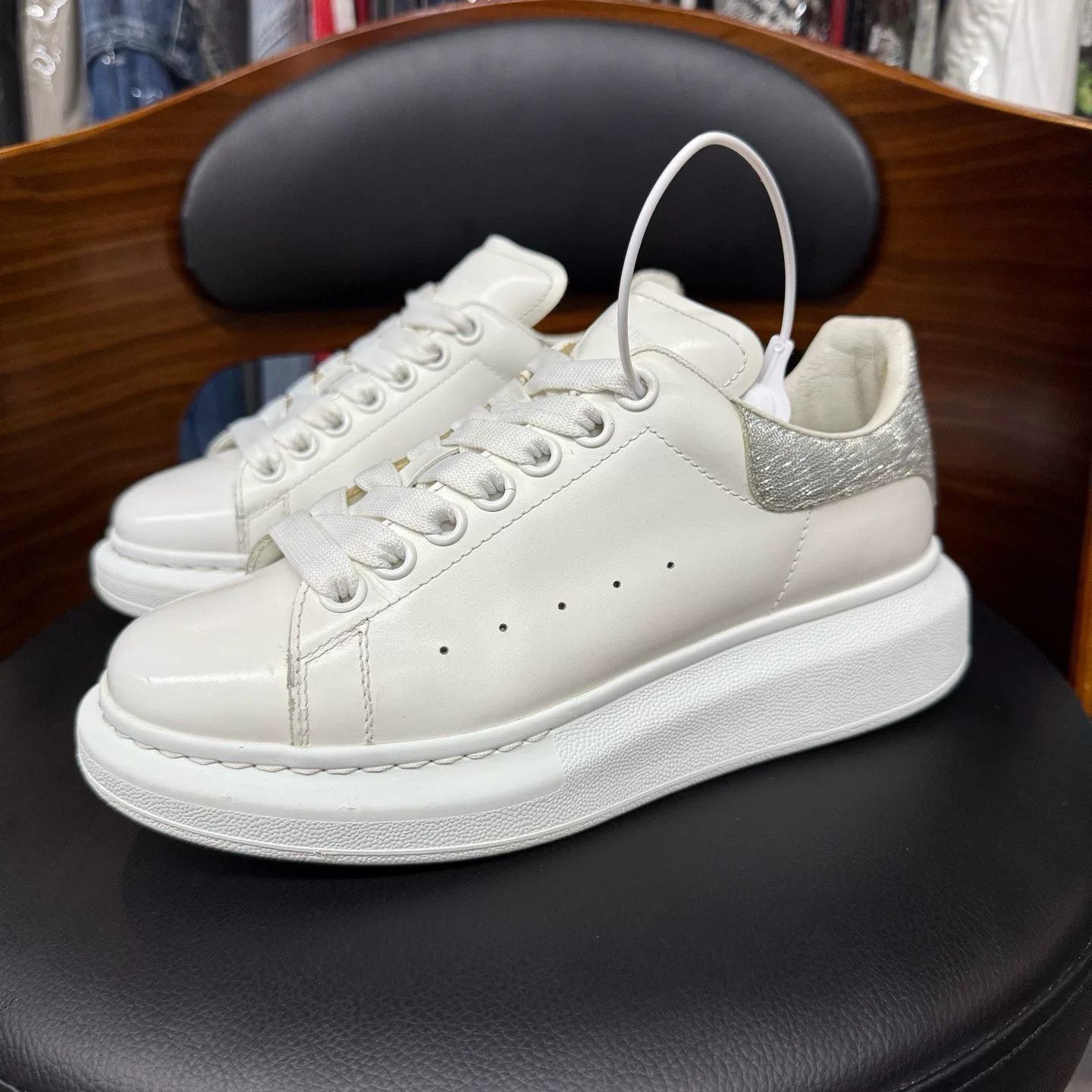 Alexander McQueen Alexander McQueen White Lowtop Sneakers 37 Women Size US 6.5 / IT 36.5 - 1 Thumbnail